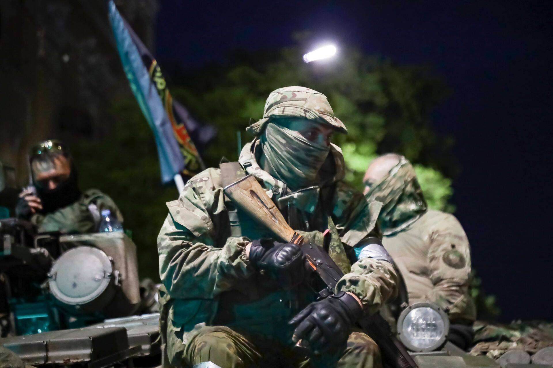 ЧВК Вагнера покидает Ростов-на-Дону.
