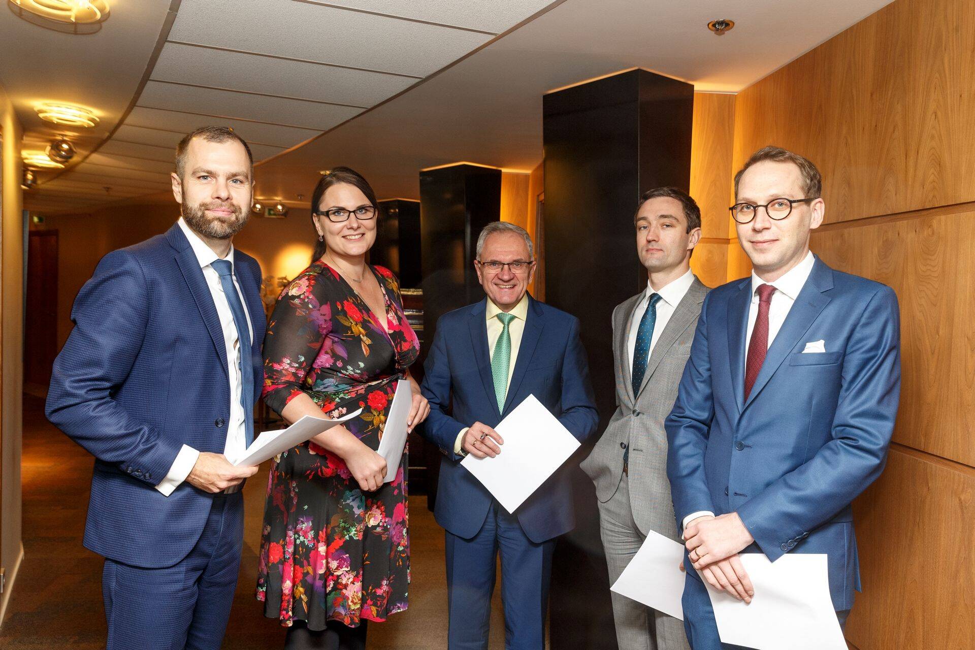 Ellex Raidla juht Ants Nõmper (vasakult), Primuse partner Gerli Kilusk, Ellex Raidla vanempartner Jüri Raidla, primuse partner Anton Sigal ja Primuse partner Ermo Kosk.