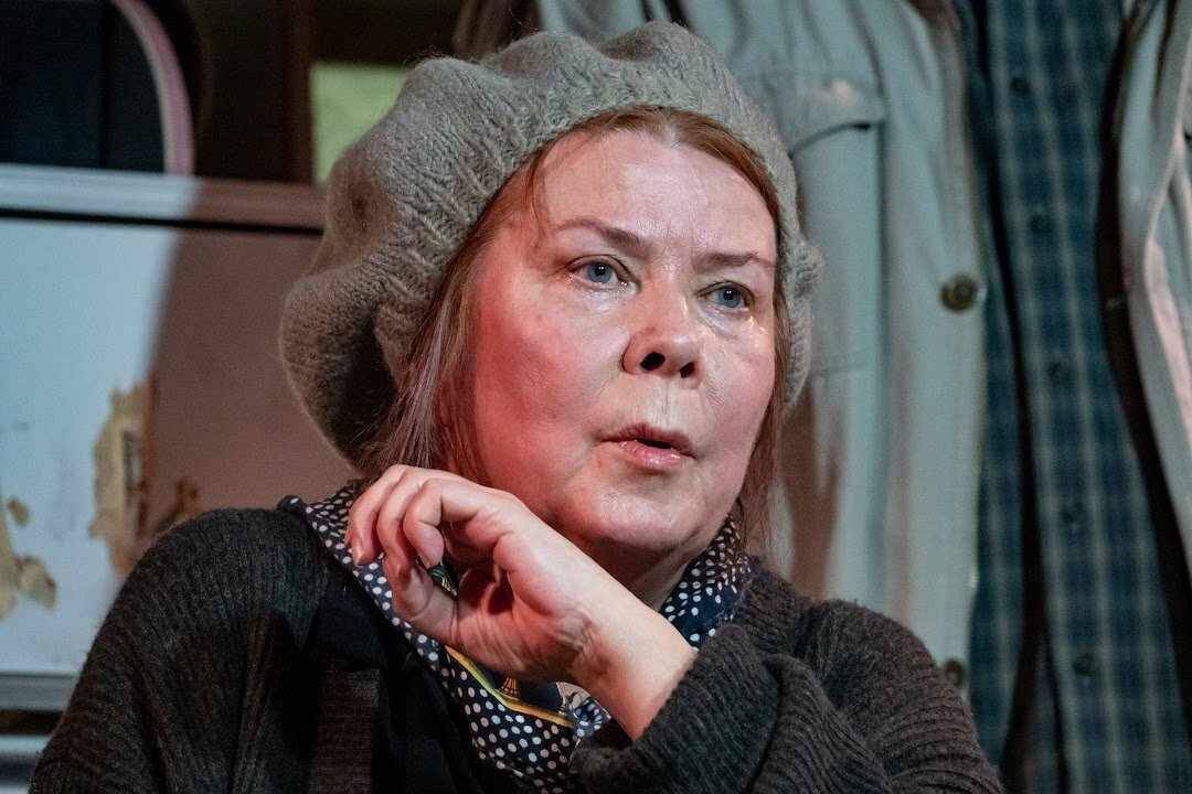 Terje on mänginud Rakvere teatris ka külalisnäitlejana ja samuti on mänginud Jäneda Pulliteatris.