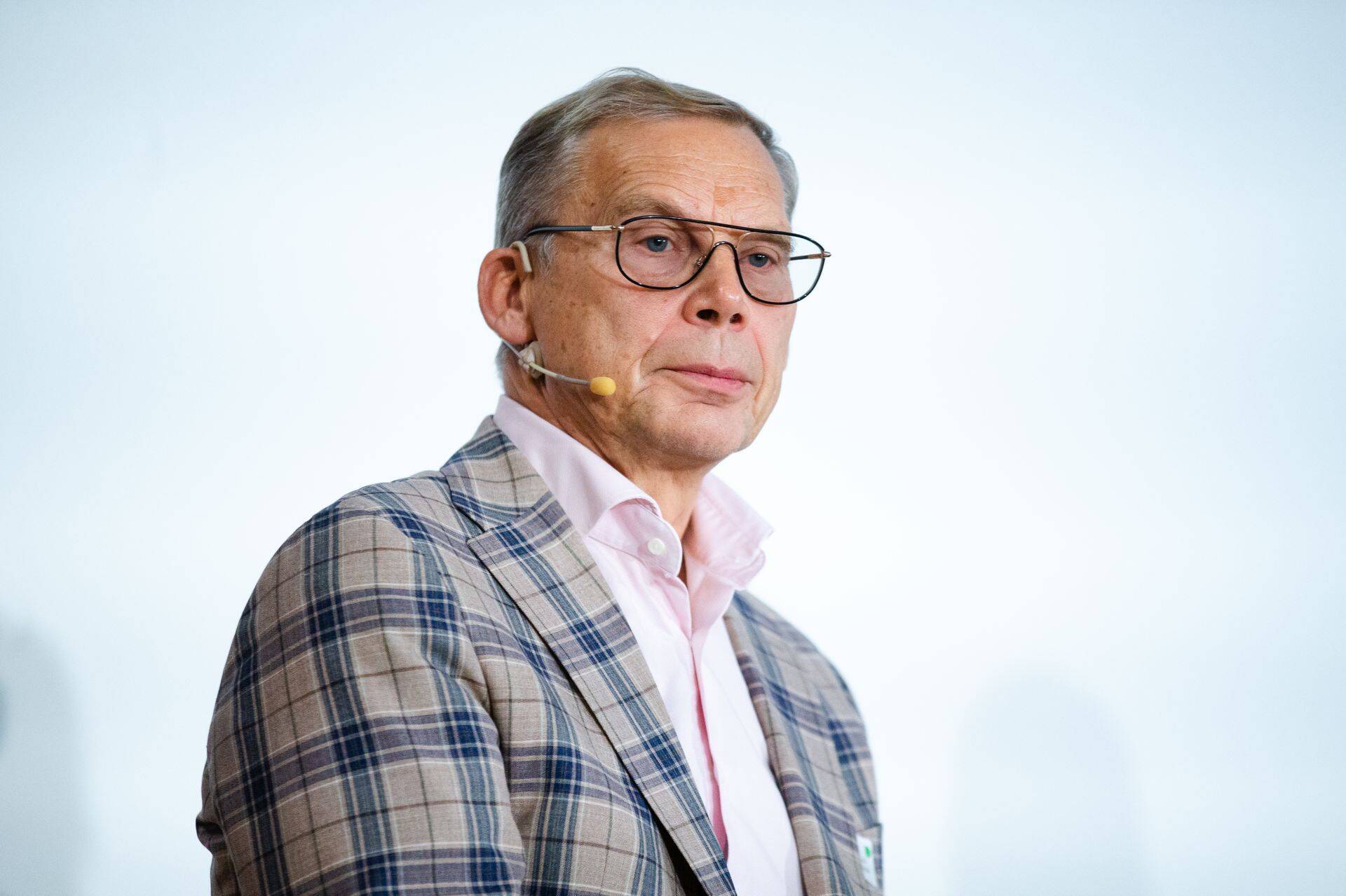 Mootor Grupi omanik Hugo Osula ei hoidnud kütuseturu aastakonverentsil end tagasi Eesti riigi ühistranspordi kritiseerimisel.