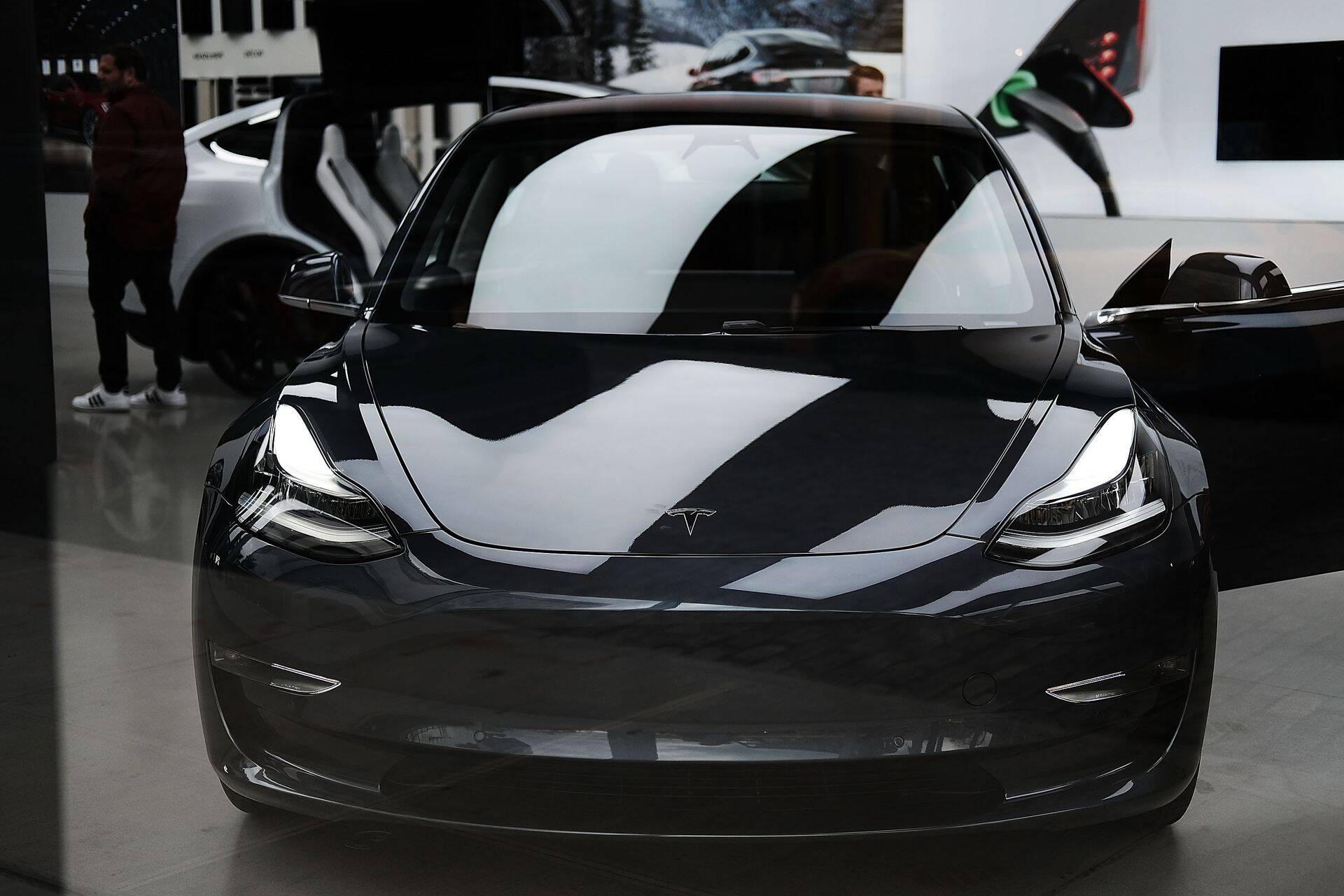 Tesla Model 3 hinnad langesid jälle.