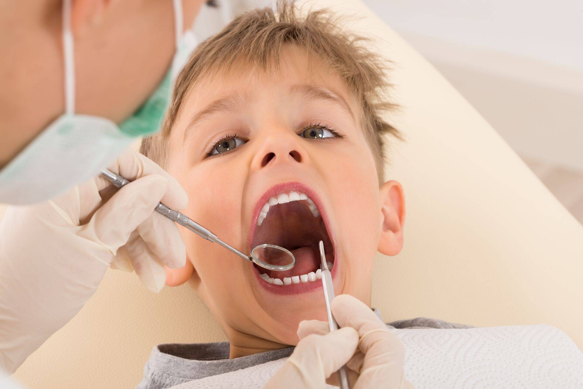 Kuueaastastest lastest käib üks kord aastas hambaarstil 48% lastest, kaheteistaastastest lastest aga vaid 36%. Samas on hambaravi kuni 19aastastele lastele Eestis tasuta.