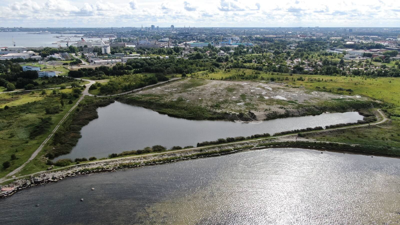 Margus Linnamäe tahab oma magusale krundile Tallinnas Paljassaare poolsaarel uhke elu- ja ärihoonetega arenduse ehitada, aga linn mitte kuidagi ei lase.