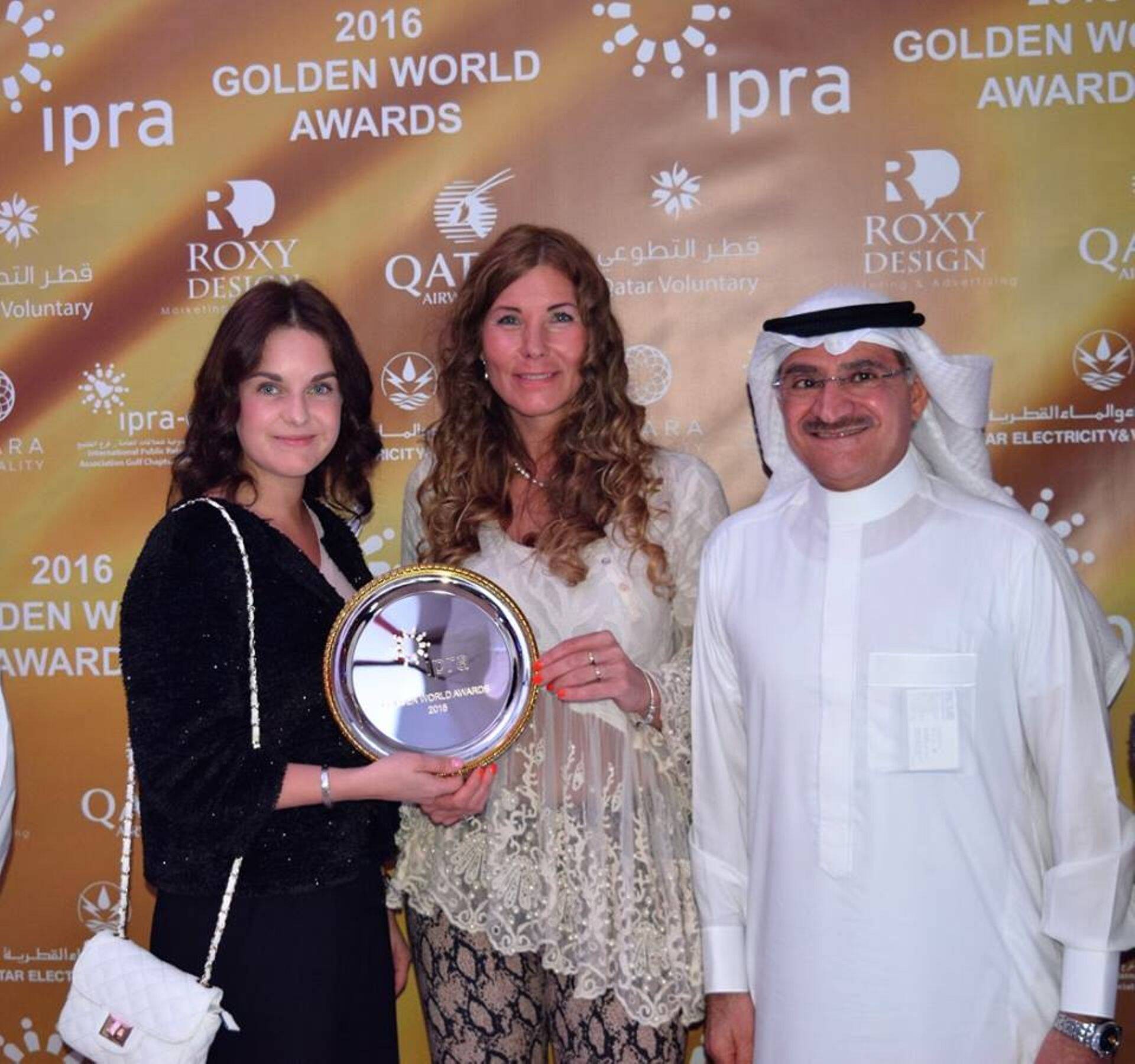 Viive Aasma ja Gretel Heinmets Alfa-Omega Communicationsist koos
IPRA Pärsia lahe riikide piirkonna presidendi Hasan J. Al-Hasaniga