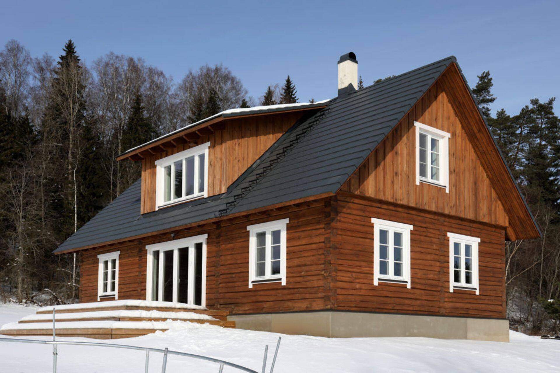 Eesti ajalooline palkidest kodumaja on taas au sees.