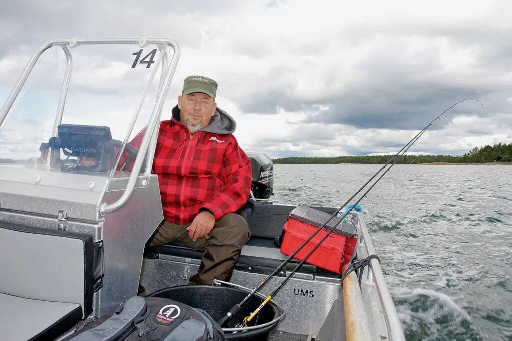 Mootorpaatides on korralikud plotterid ja merekaardid.