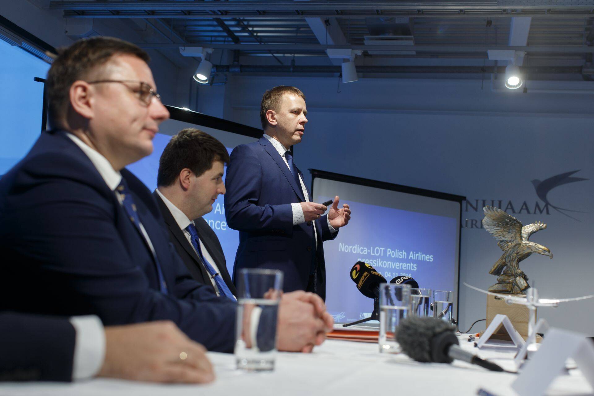 LOTi juht Rafal Milczarski, Regional Jeti juht Sven Kukemelk ja Nordica juht Jaan Tamm tutvustasid tulevast koostööd.