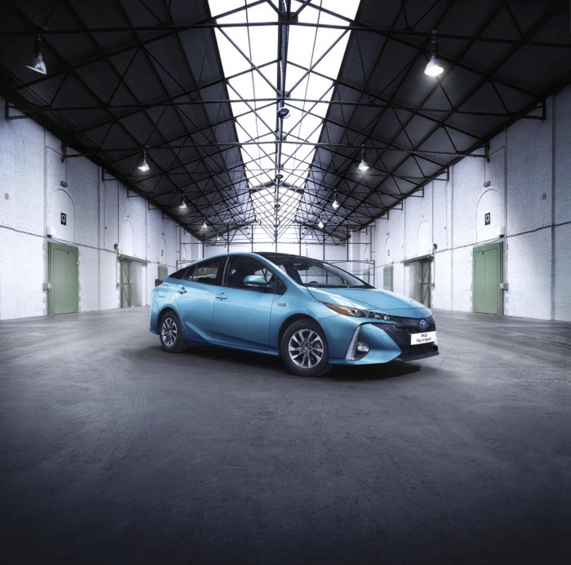 Olgugi et hübriid, loetakse kõige säästlikumaks bensiinimootoriga autoks Eestis Toyota Prius Plug-In-Hybridi ehk PHVd.