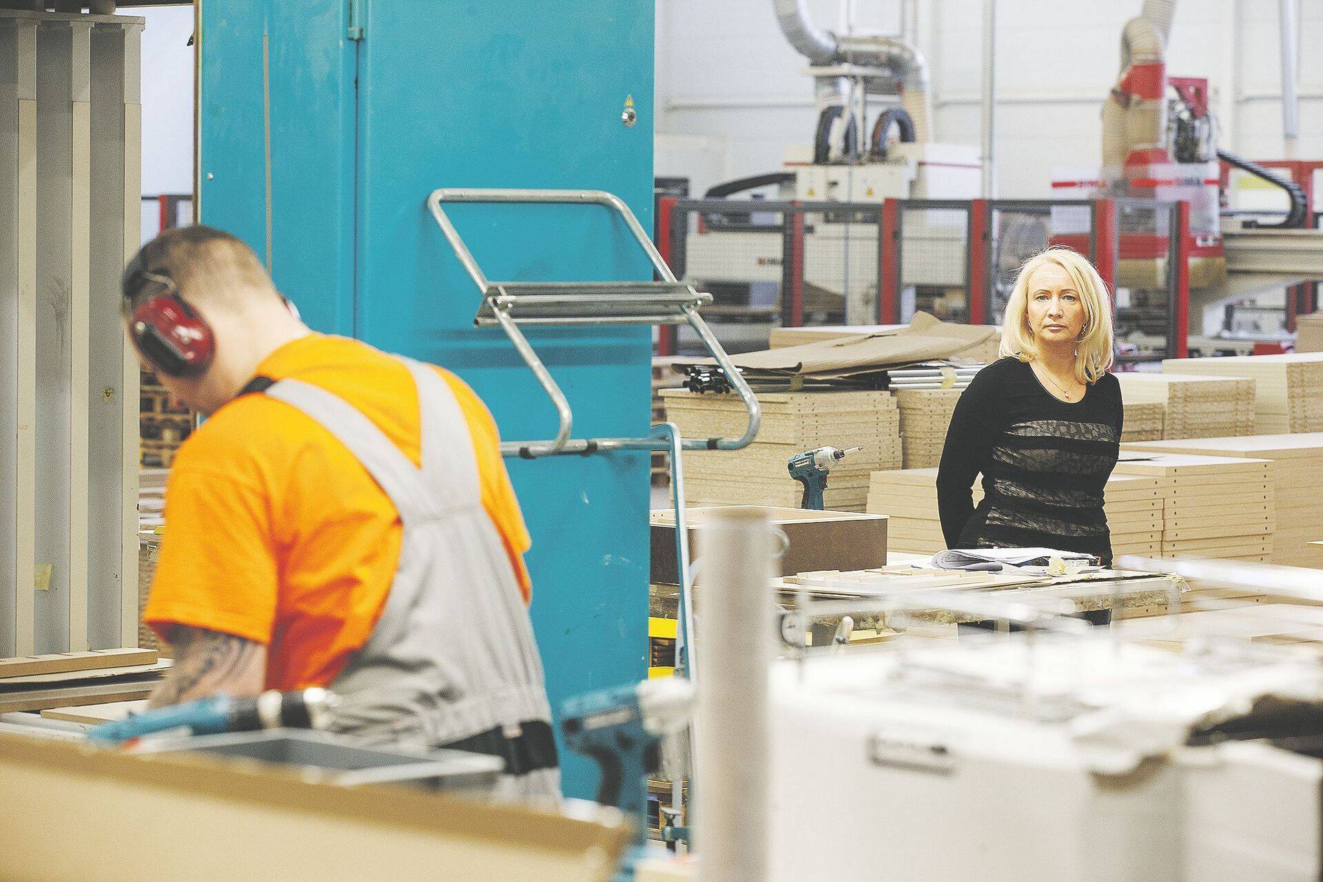 Mööblitootja Sarkop tootmisjuht Merle Okermann ütles, et kuigi paljude teoreetikute meelest pole õige mõõdikuid töötajate palgaga siduda, on see nende ettevõttes hästi toiminud.