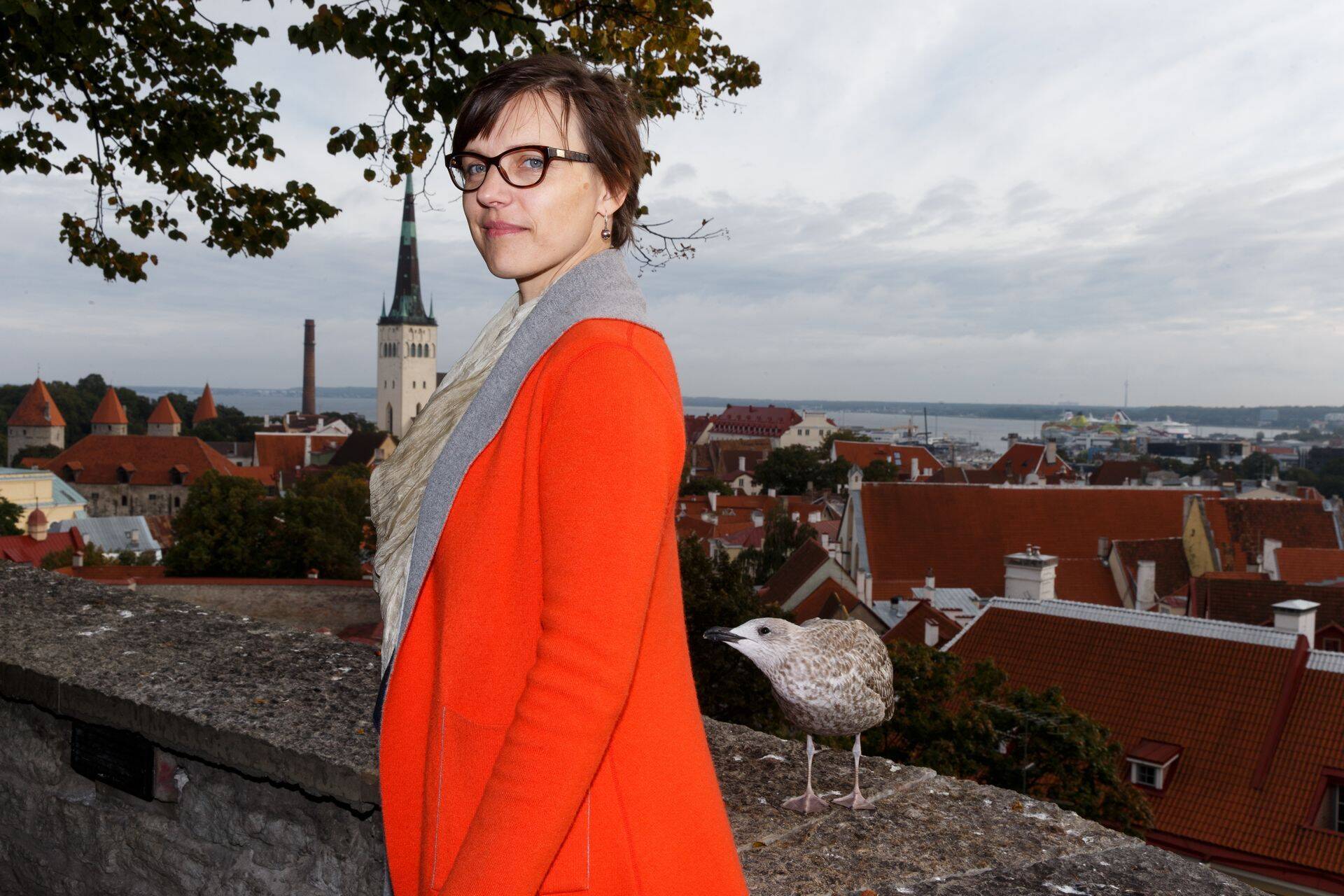 EV 100 turundus- ja kommunikatsioonijuht Anneli Ohvril tõdeb, et rahaküsimus tõstatub paratamatult. “Kui räägime sünnipäeva tähistamisest, siis mis inimestel peas kangastub? See on laristamine. Suure peo korraldamine, mille tulemusena ei sünni suurt midagi. Võib-olla vaid pohmell."