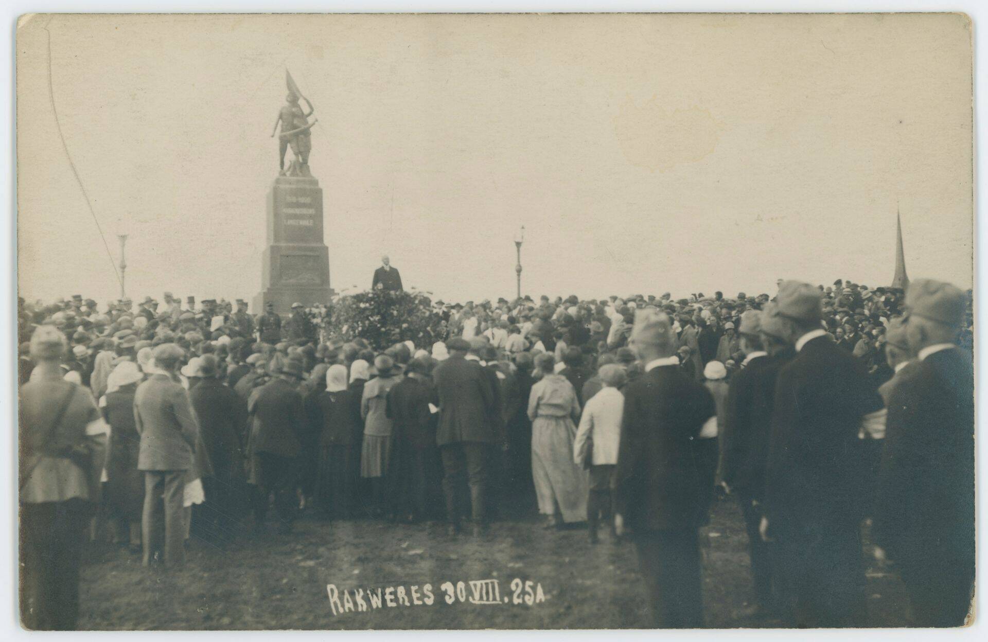 Vabadussõja mälestussamba avamine Rakveres 30. augustil 1925.