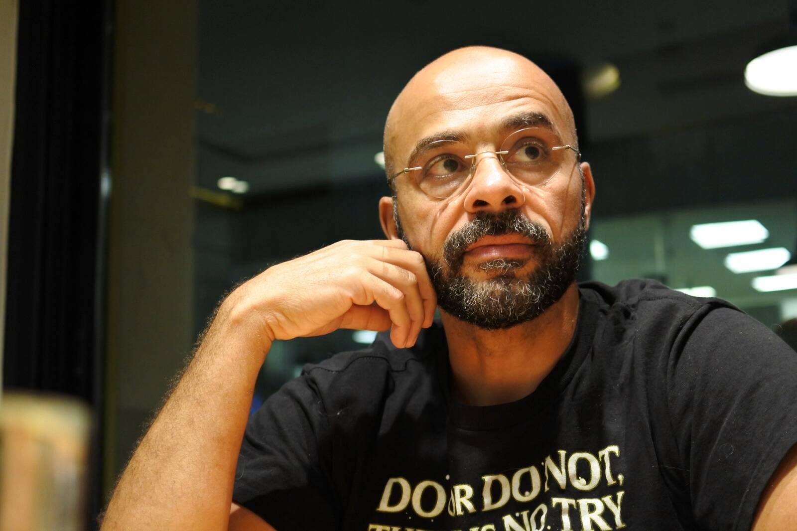 Mo Gawdat on Google X endine ärijuht, Flight Story tehisintellektijuht, One Billion Happy asutaja, Taskuhäälingu Slo Mo autor ning 4x menuraamatu autor