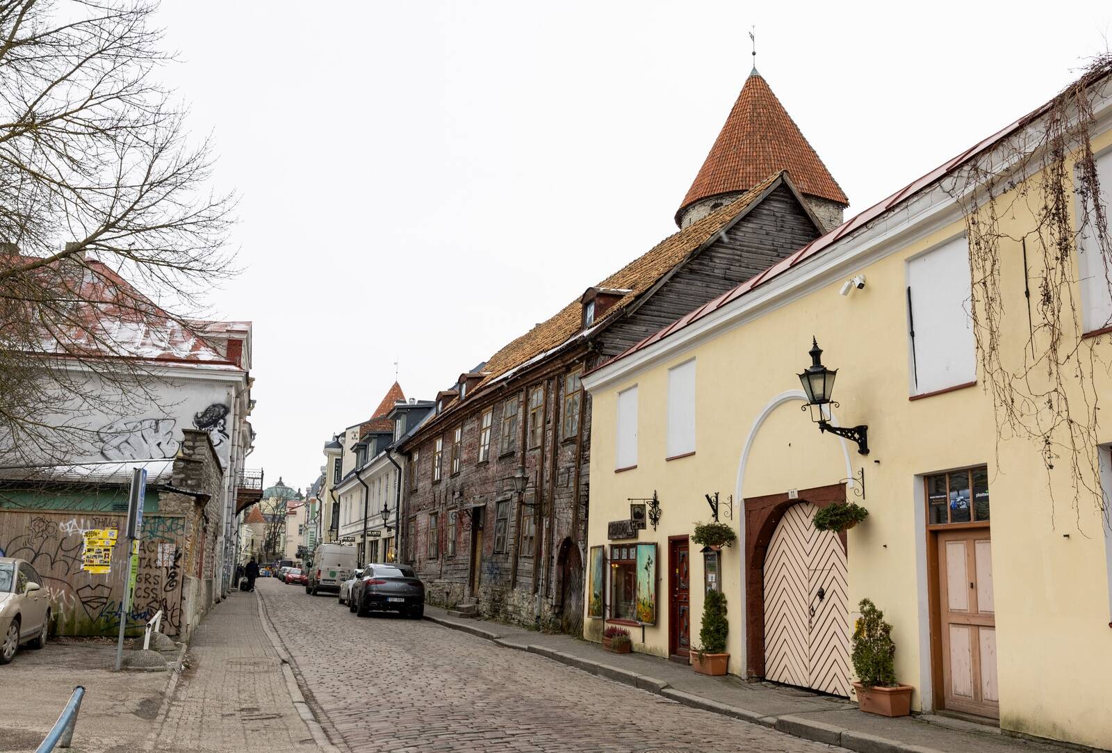 Дом на улице Уус, 9, ждет реставраторов.