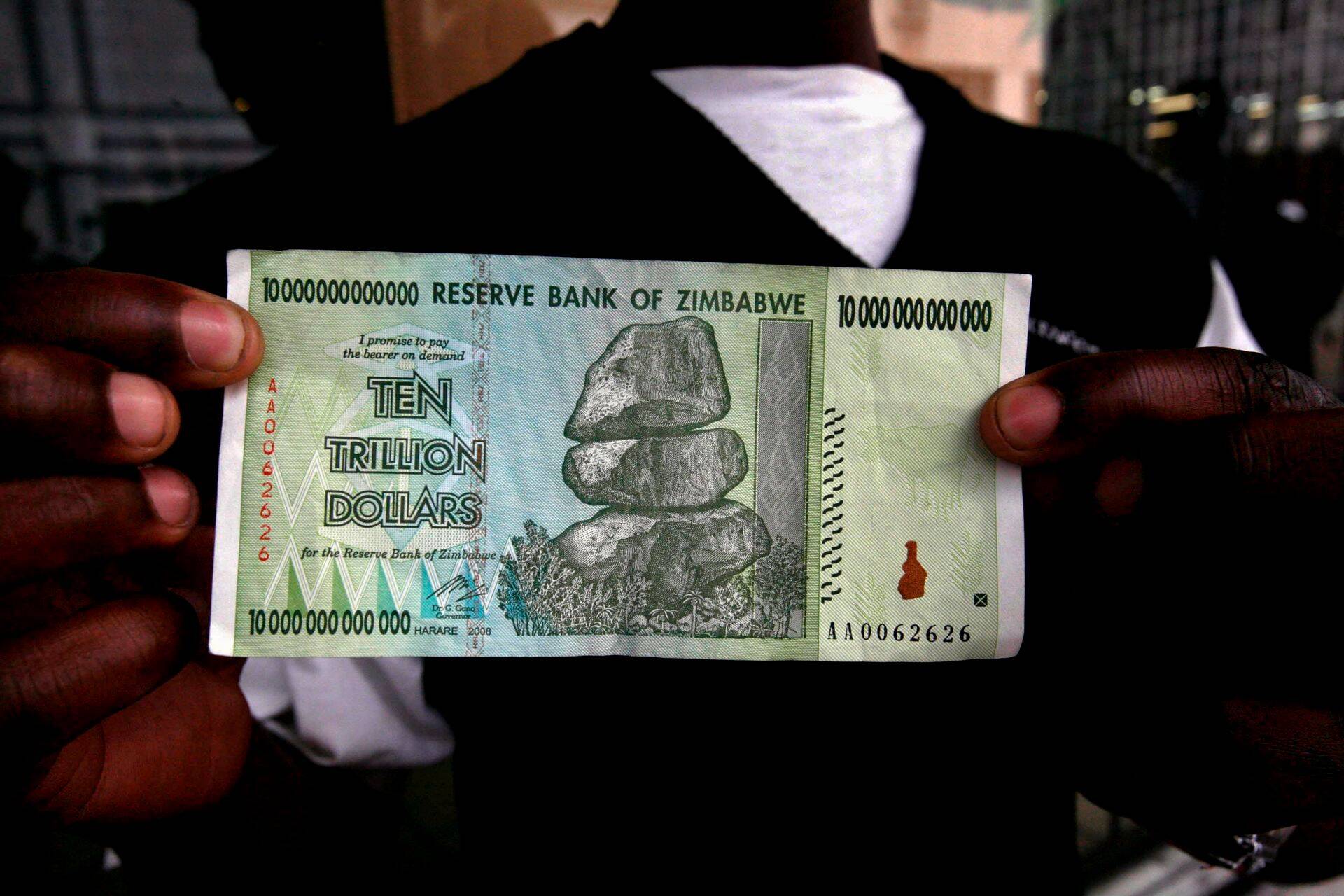 Zimbabwe 10 triljoni dollariline rahatäht.