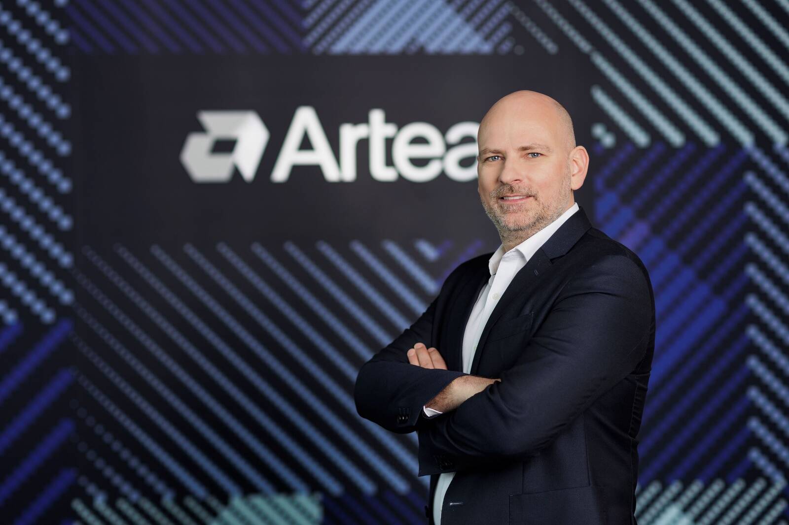 Tomass Varenbergs ( Tomas Varenbergas ) , Artea Investīciju pārvaldības nodaļas vadītājs