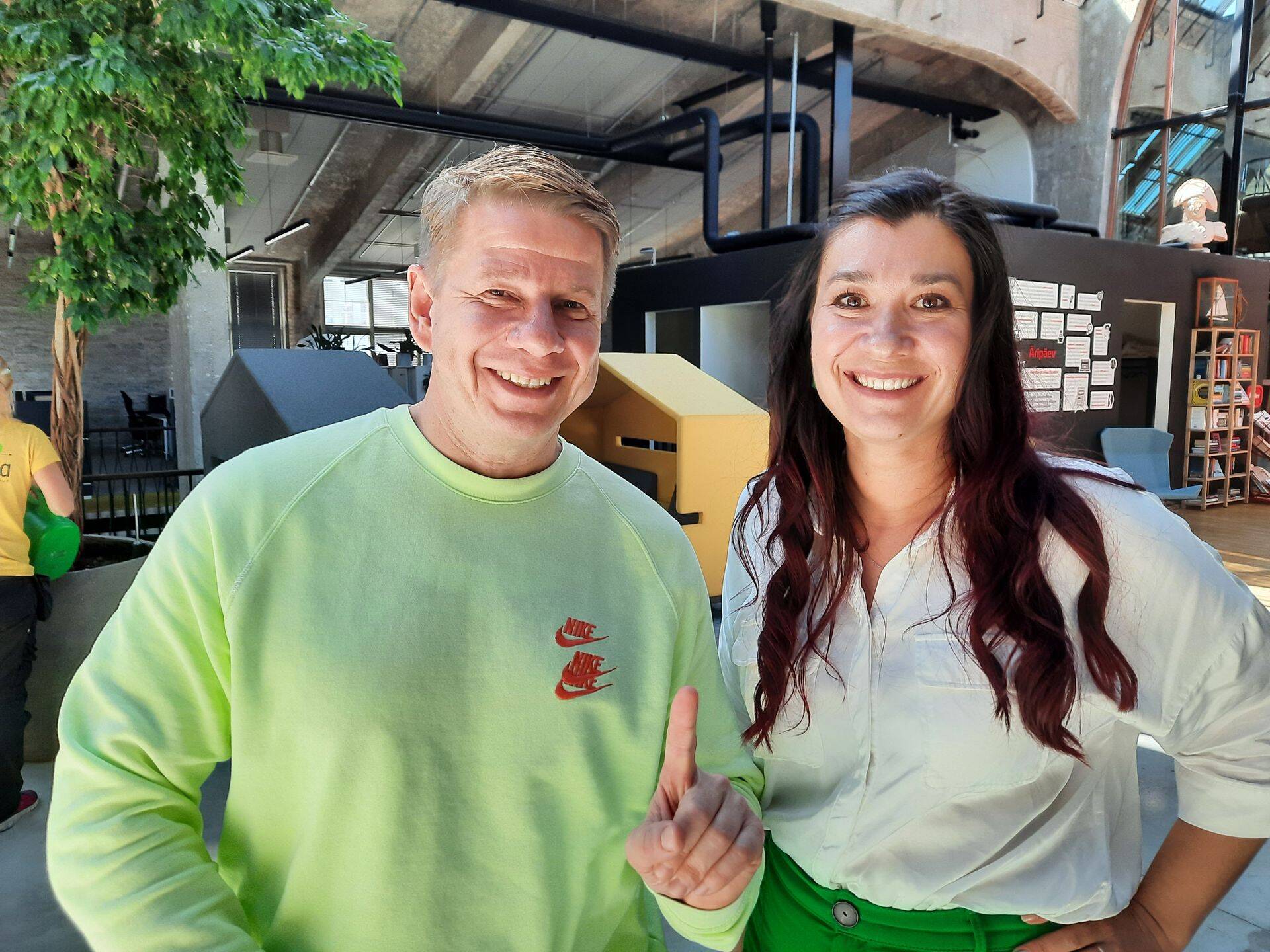Sportland International Groupi juhatuse liikme Are Altraja ja KPMG jätkusuutlikkuse nõustaja Elina Vahi hinnangul on noorema põlvkonna tarbijate jaoks ettevõtete kestlikkus järjest olulisem. Foto autor: Sigrid Kõiv