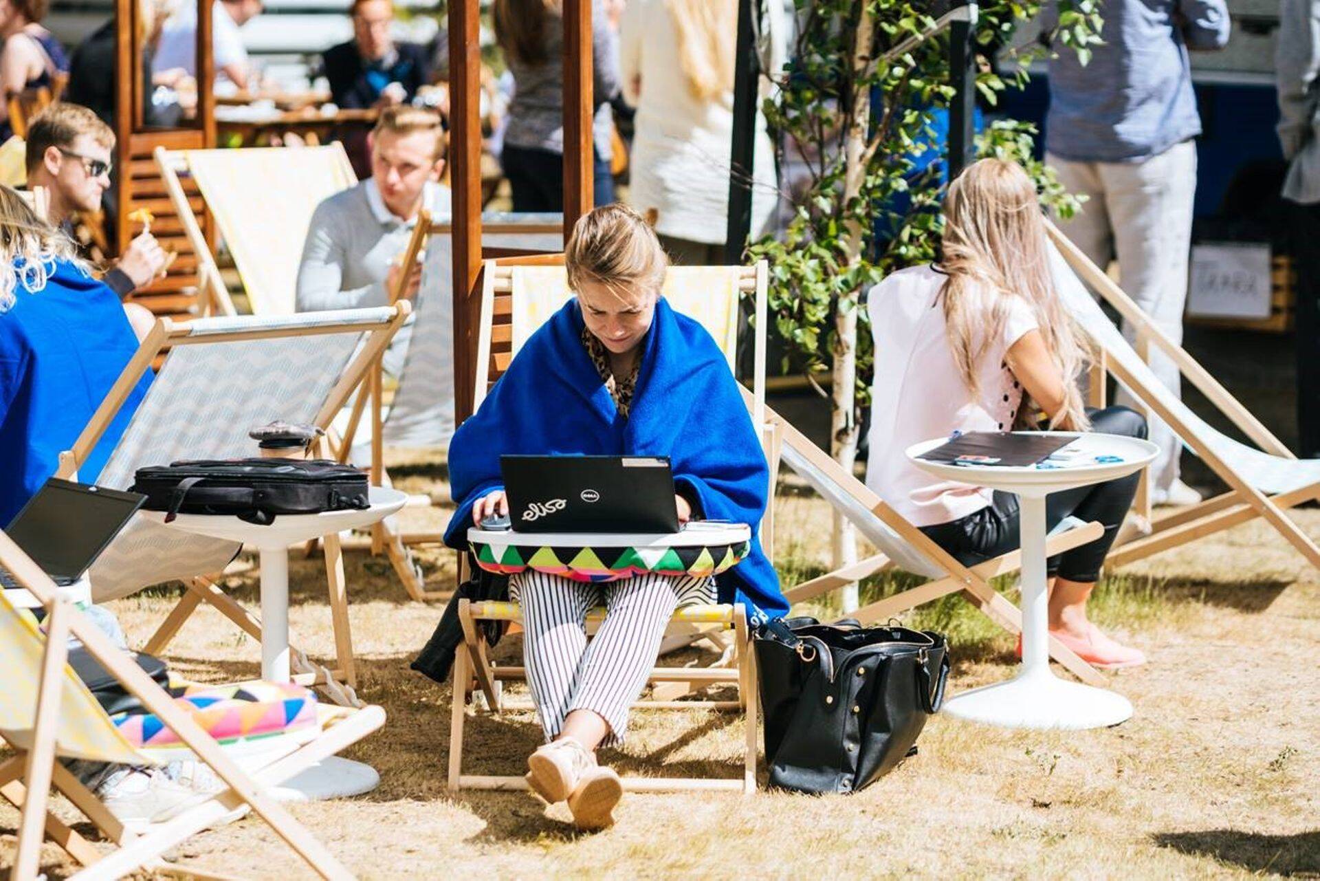 Elisa ajutine välikontor Ülemiste Citys.