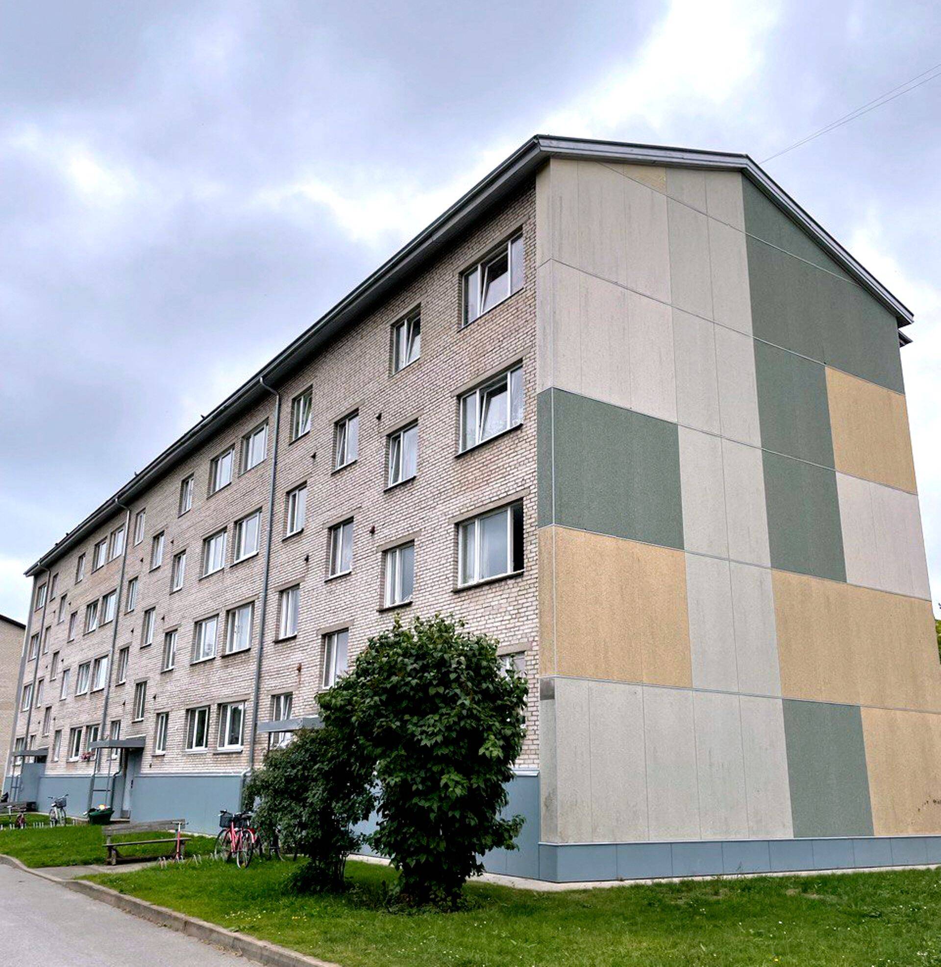 Дом в Азери, в котором Запускаловы владеют квартирой.