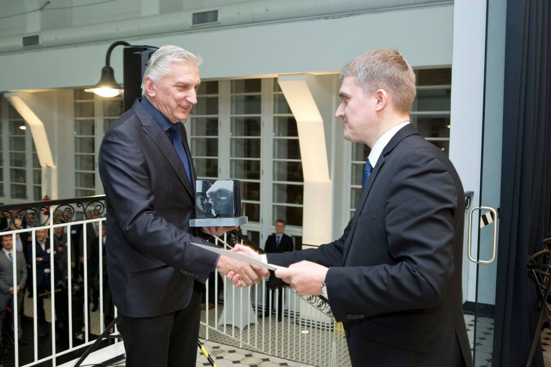 Eli tegevjuht Tõnu Vaher ja Eesti kaitse- ja julgeolekutööstuse innovatsiooni klastri juht Ingvar Pärnamäe.