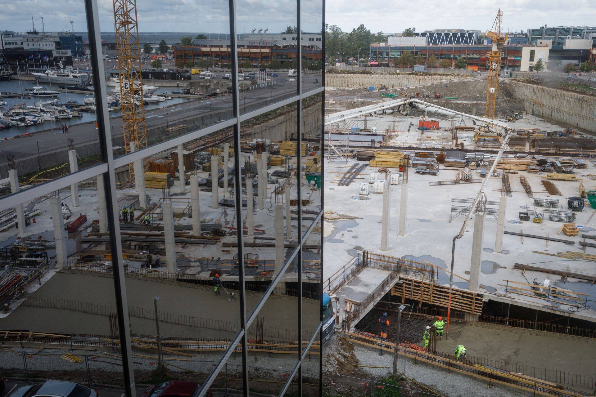 Porto Franco arendajatel on käimas läbirääkimised võimaliku peatöövõtjaga, kuid mis ettevõttega laua taha on istutud ja millal peatöövõtuleping sõlmitakse, Rauno Teder veel avaldada ei soovinud.