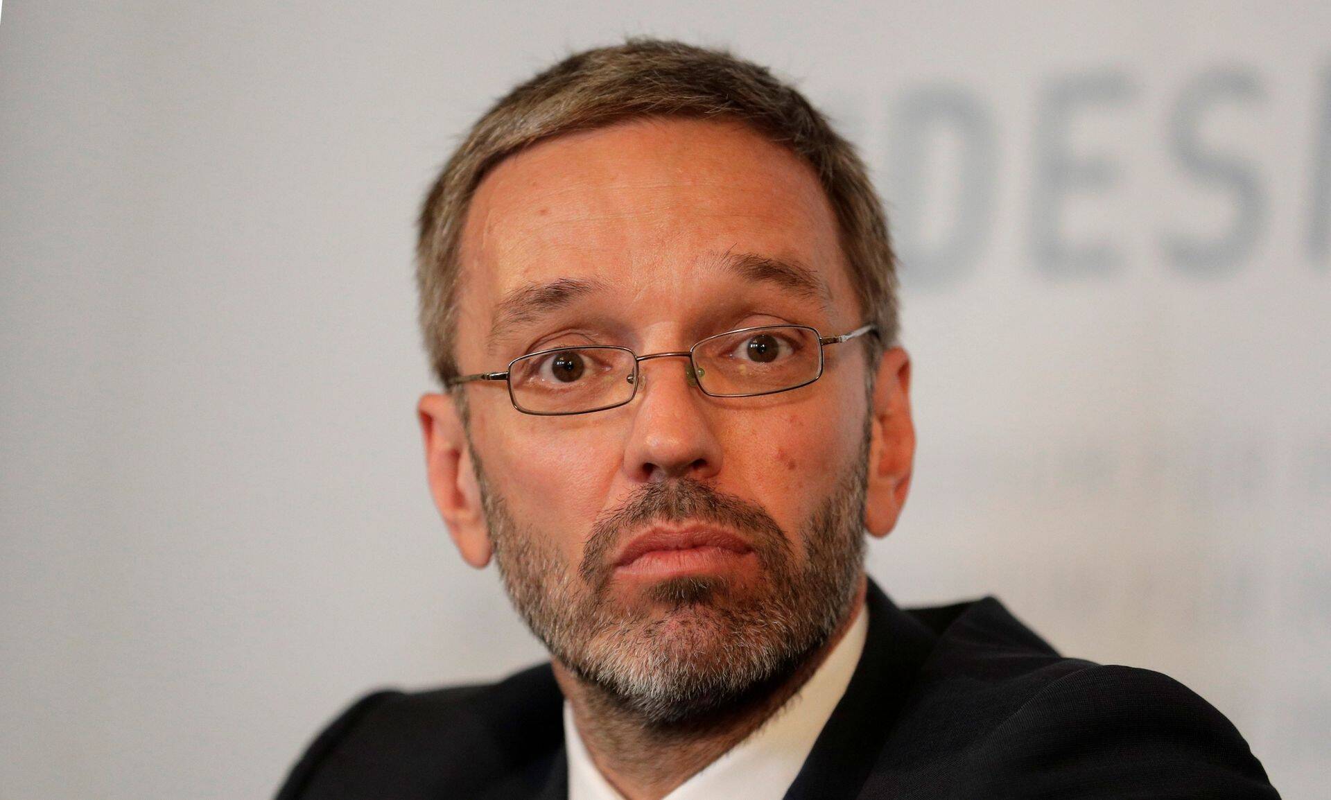 Austria siseminister Herbert Kickl lubab senise asüülipoliitika selja taha jätta.