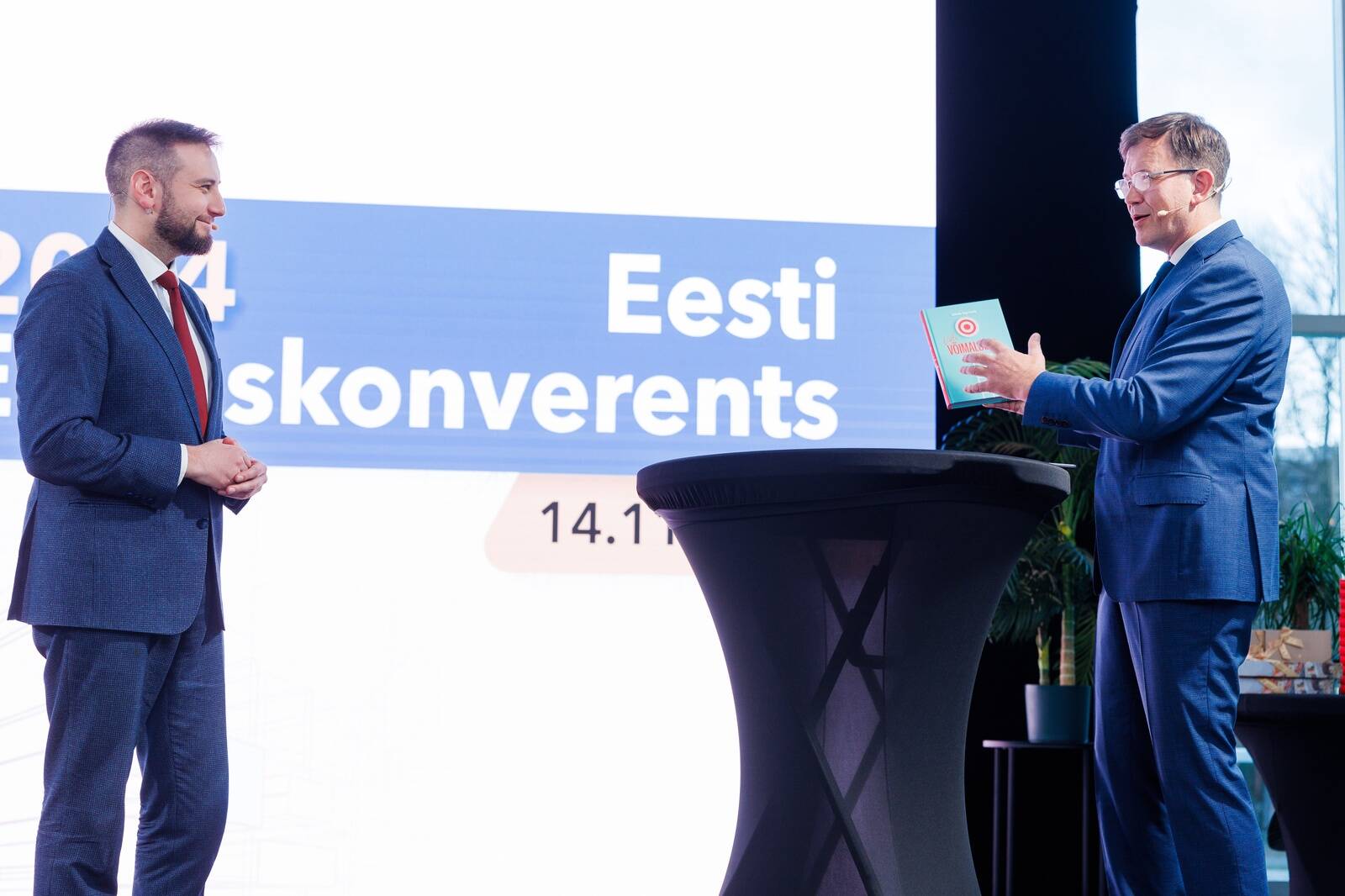 Vladimir Sveti tänab moderaator Anti Orav.