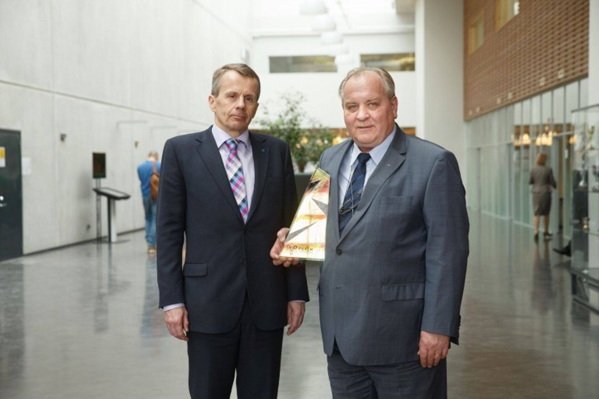 Haridus- ja teadusminister Jürgen Ligi ja ABB Balti juht Bo Henriksson