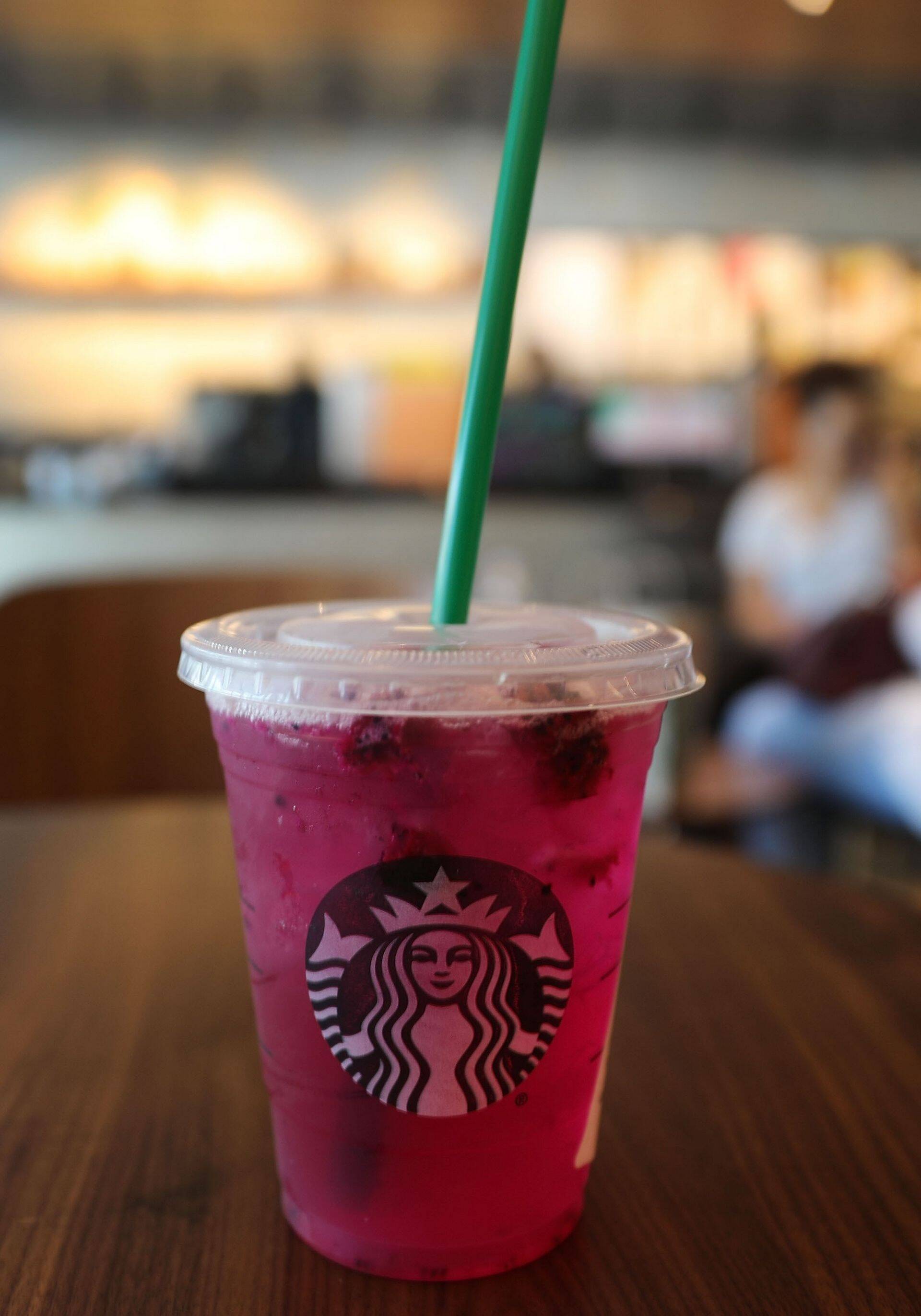 Starbucksi plastkõrrega varustatud jook, Miamis Floridas.