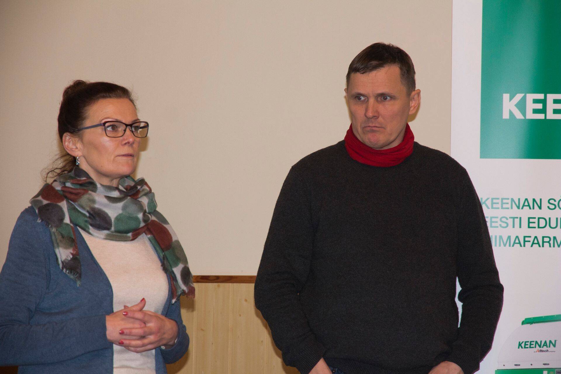 Pilleriin Puskar ja Meelis Venno Keenani miksereid tutvustamas