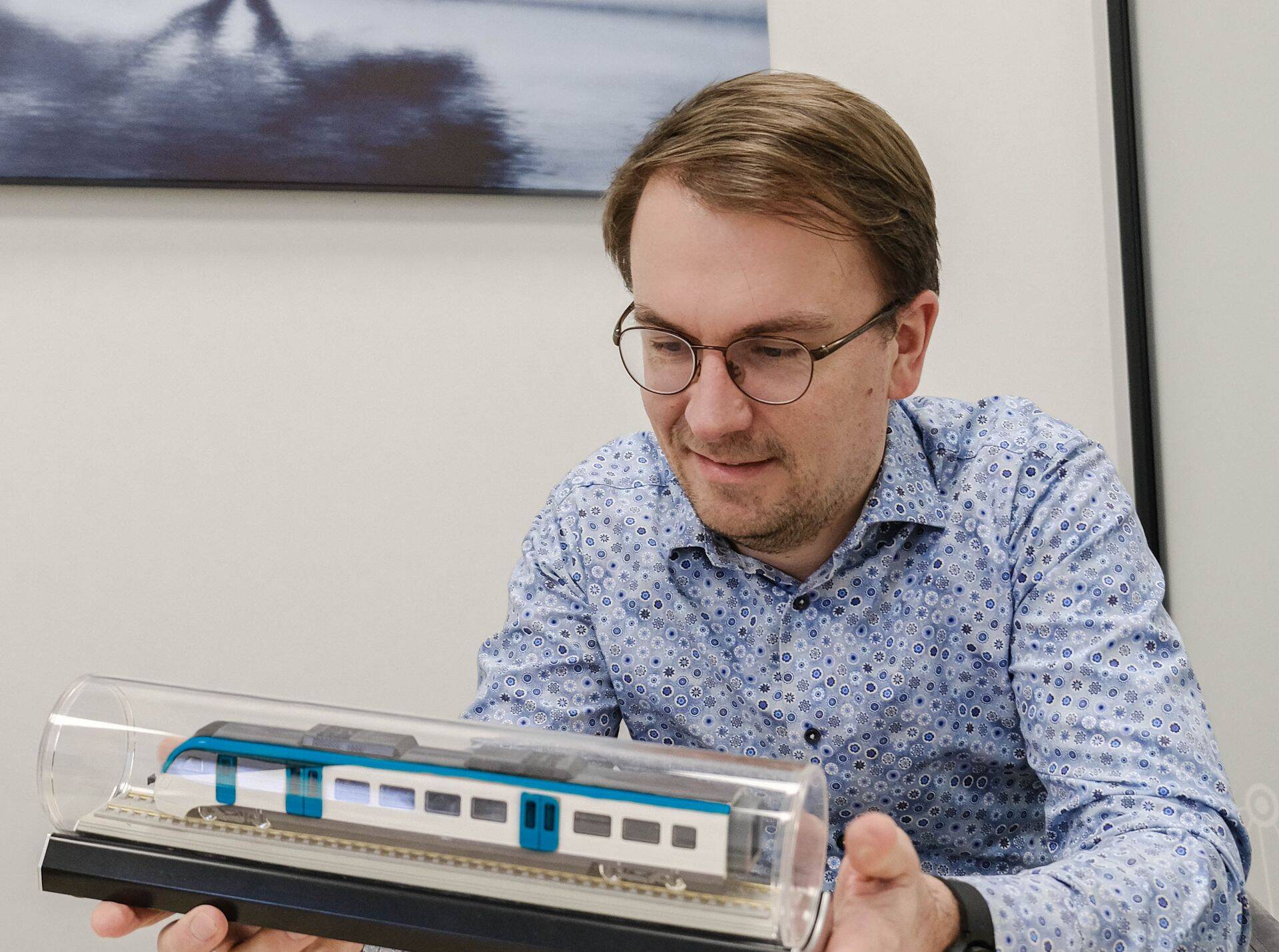 Rail Balticu taristuhalduse ekspert Heigo Saare usub, et turuosalised peaksid raudtee tulekuks juba ettevalmistusi tegema.