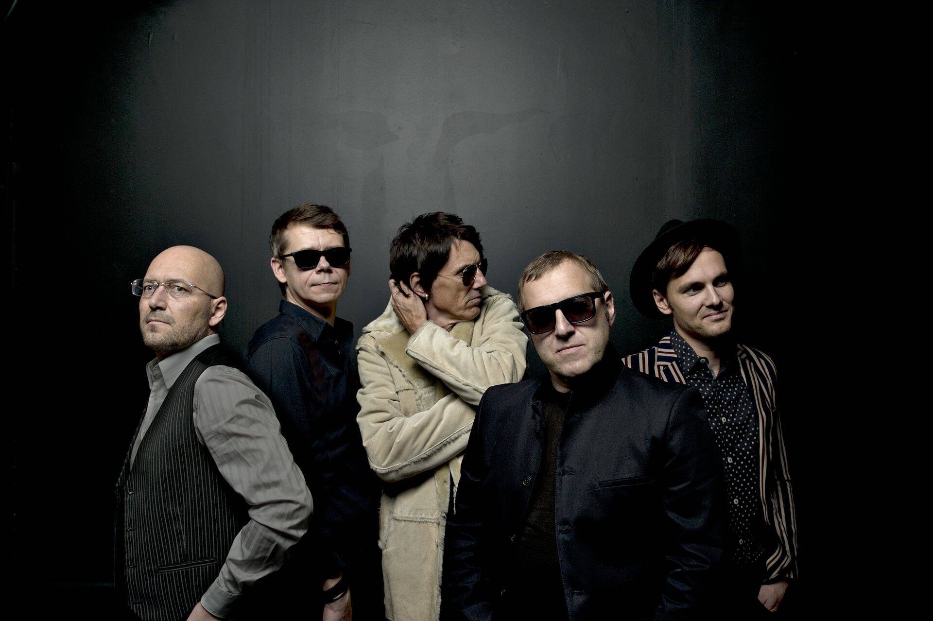 Tänavu esineb Pärnu Raamatupidamiskonverentsi meeleolukal õhtusöögil ja järelpeol ansambel Smilers!