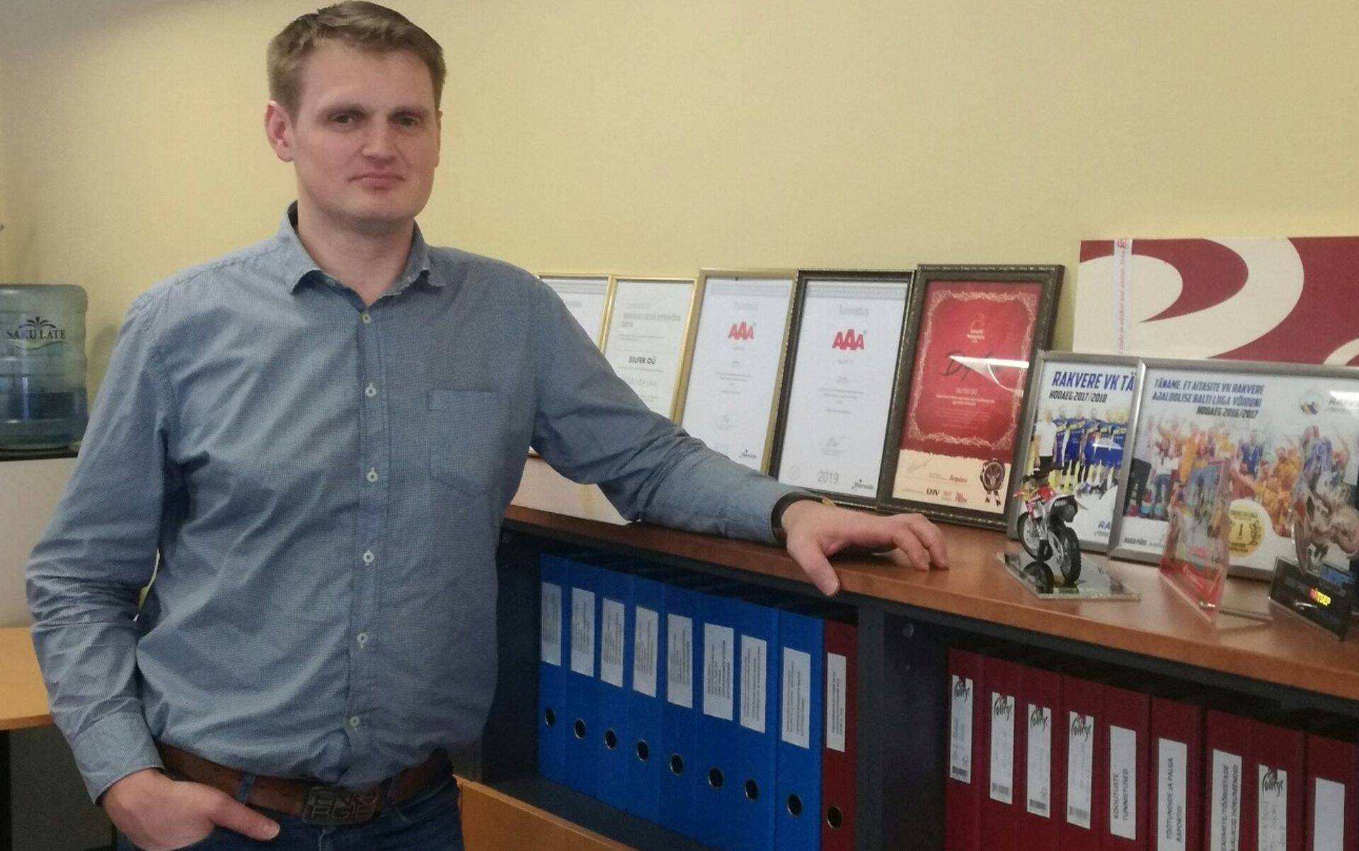 Tänavu sügisel 9-aastaseks saava Lääne-Virumaal asuva katlamajade, keskküttesüsteemide, kanalisatsioonide ja veevarustusega seotud lahendusi pakkuva firma Silfer OÜ tegevjuht Silver Aros omab valdkonnas kogemusi juba üle 20 aasta.