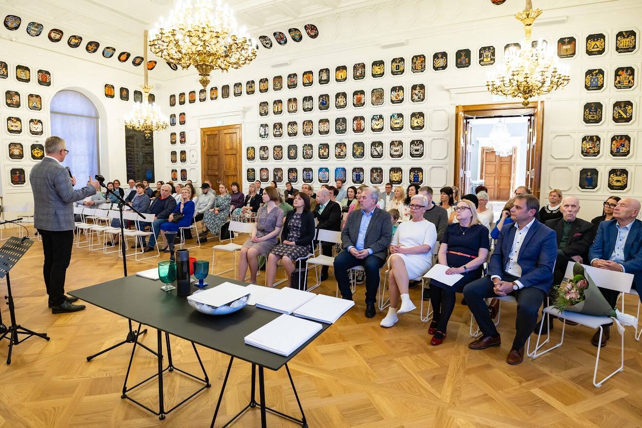 Teisipäeval tunnustati rüütelkonna hoones Tallinna lastehaigla toetusfondi suurimaid toetajaid.