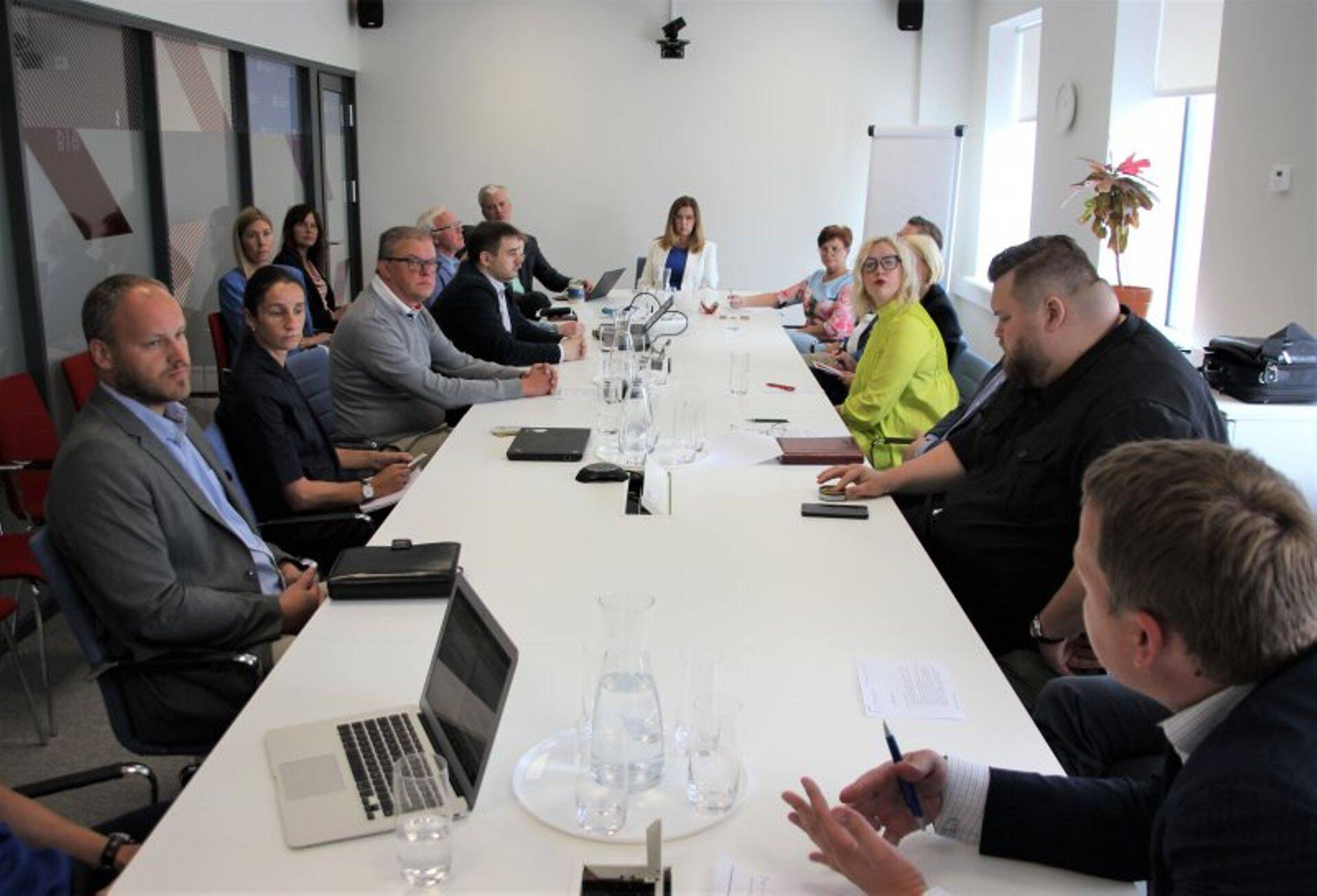 Minister Kert Kingo kohtus tööstussektori esindajatega