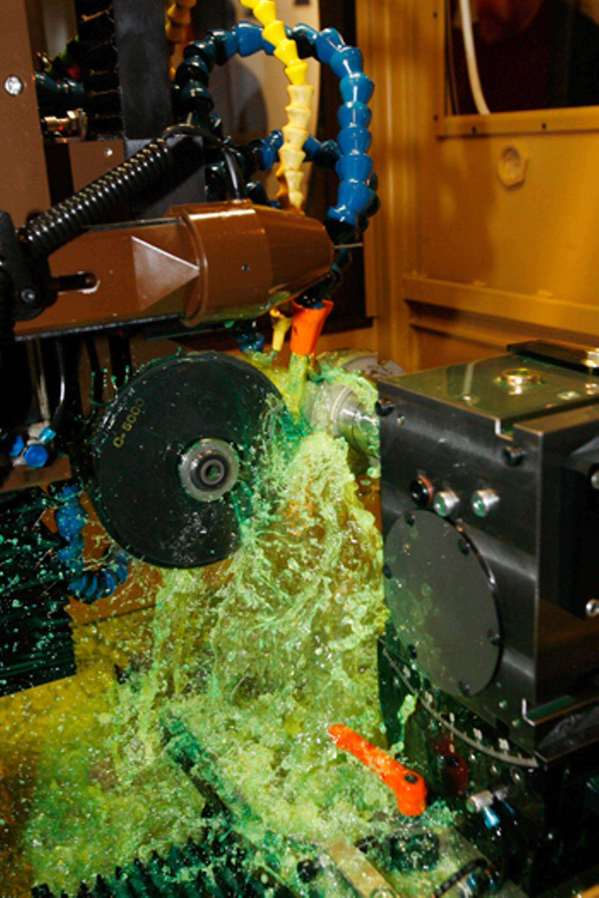 Näide halvast kommunikatsioonist oli rikkis tööpink ja juhtide puudulik info selle parandamise kohta, mis ajas töötajad vihale kogu firma suhtes.