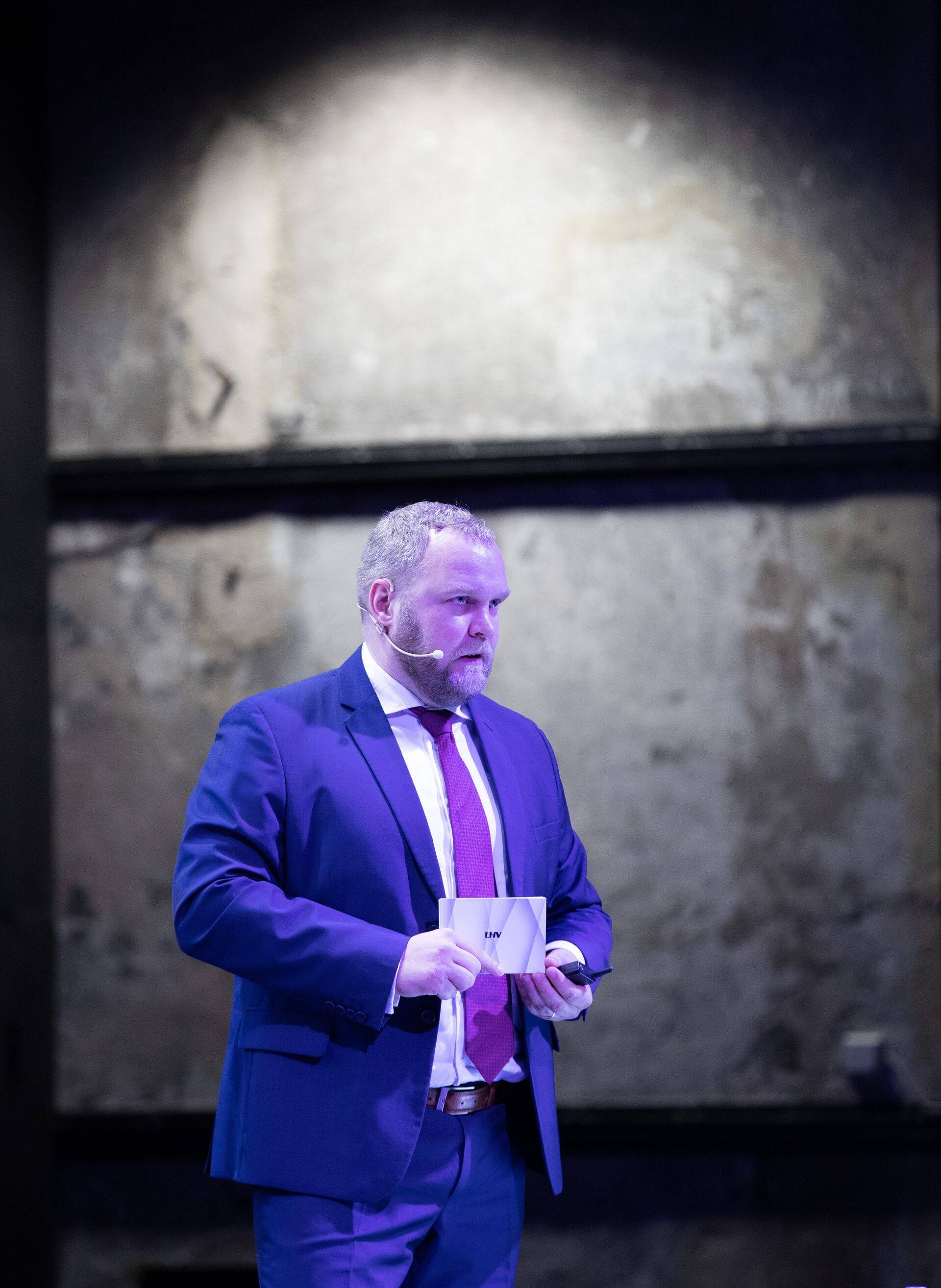 LHV portfellihaldur Kaius Kiivramees kommenteeris Äripäeva raadios Philip A. Fisheri investeerimismenukis olevaid soovitusi ettevõtete hindamiseks.