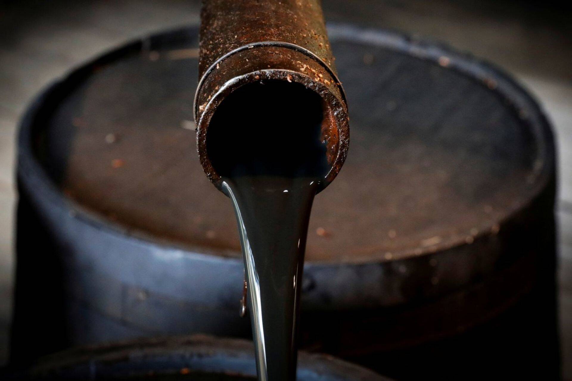 Цена Brent упала до $61 за баррель на ожидании решения ОПЕК+