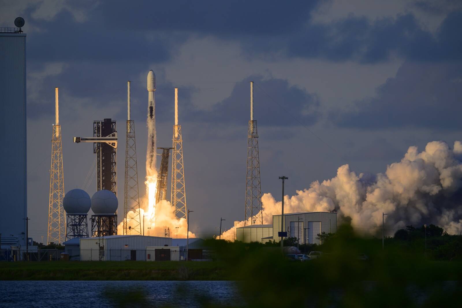 Илон Маск прогнозирует рост производства и запуска рейсов кораблей SpaceX на красную планету «в геометрической прогрессии».