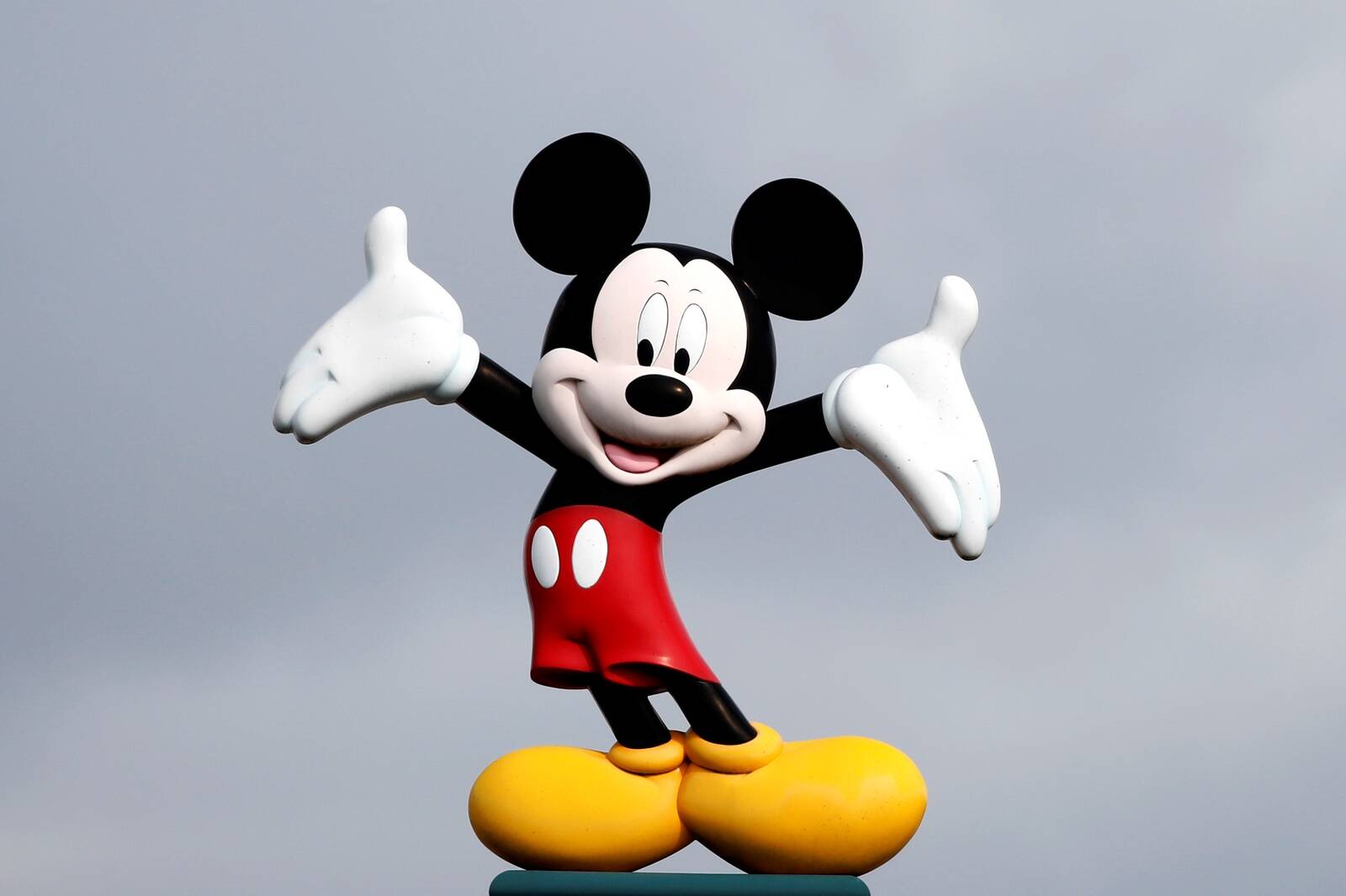 Miki-Hiir on registreeritud kaubamärk ning on toonud Disneyle püsivat tulu läbi aastakümnete.