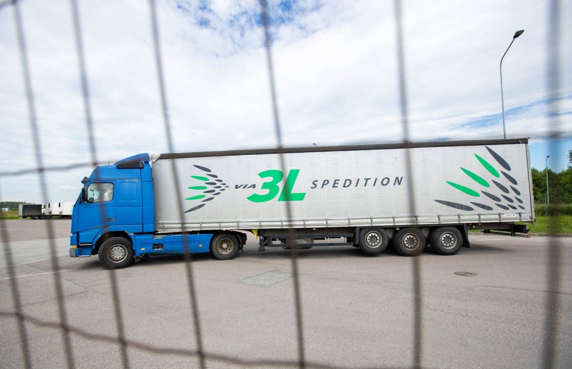 Ettevõttest Via3L Spedition lahkusid töötajate ja klientidega kaks väikeomanikku, kes lõid logistikafirma Nordic Spedition.