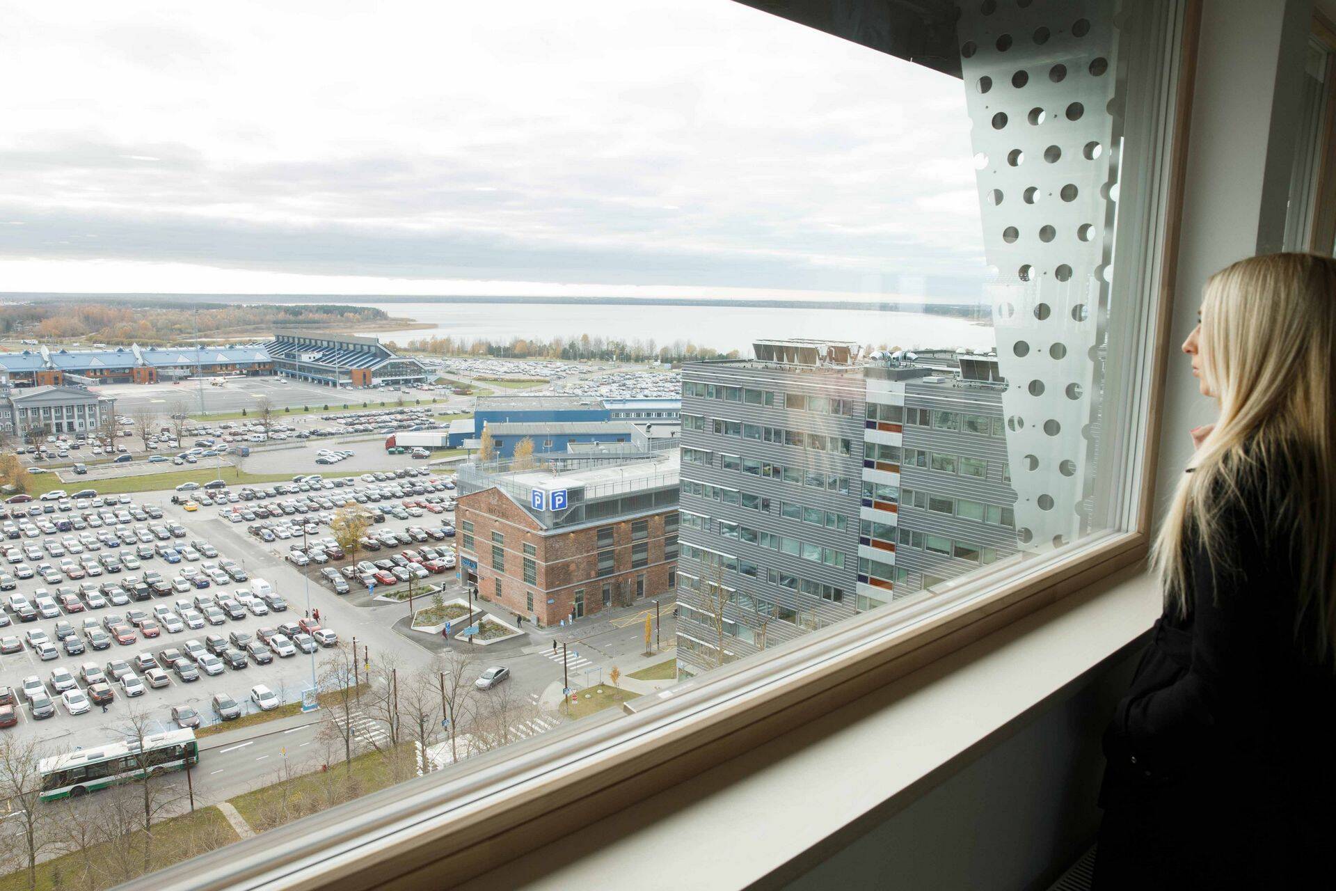 Vaade Ülemiste City Lõõtsa tn büroohoonest.