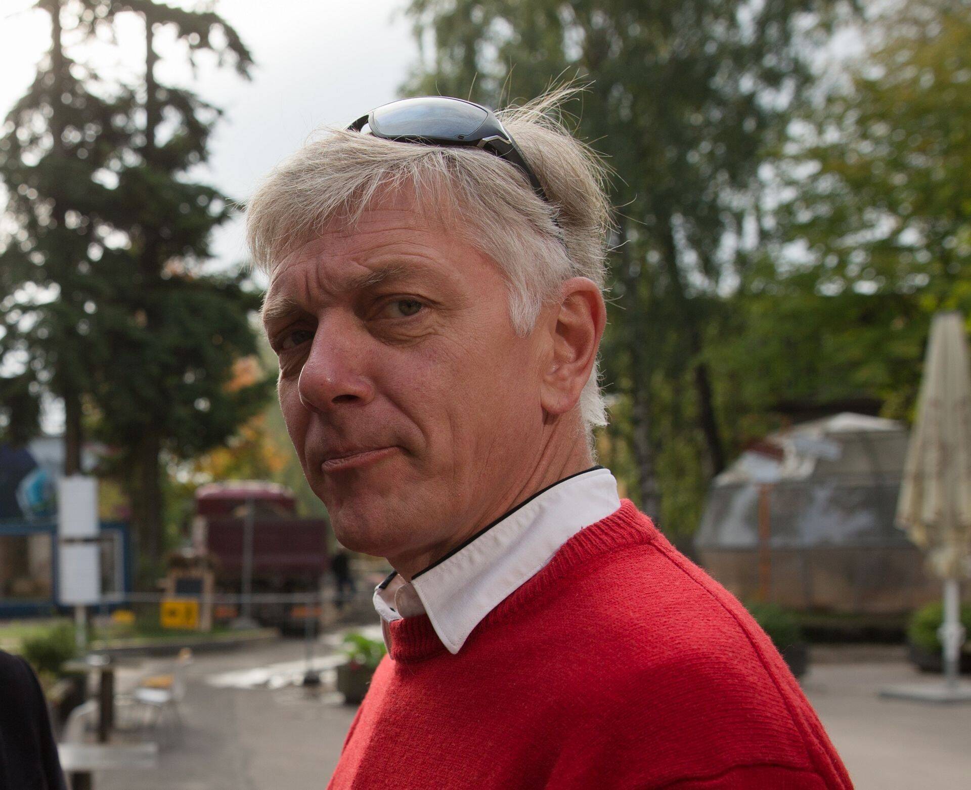 Tseremoniaalsus on mingil määral oluline, samuti iga “meie” defineerimise juures tarviline sümboolne juht, leiab Indrek Tarand.