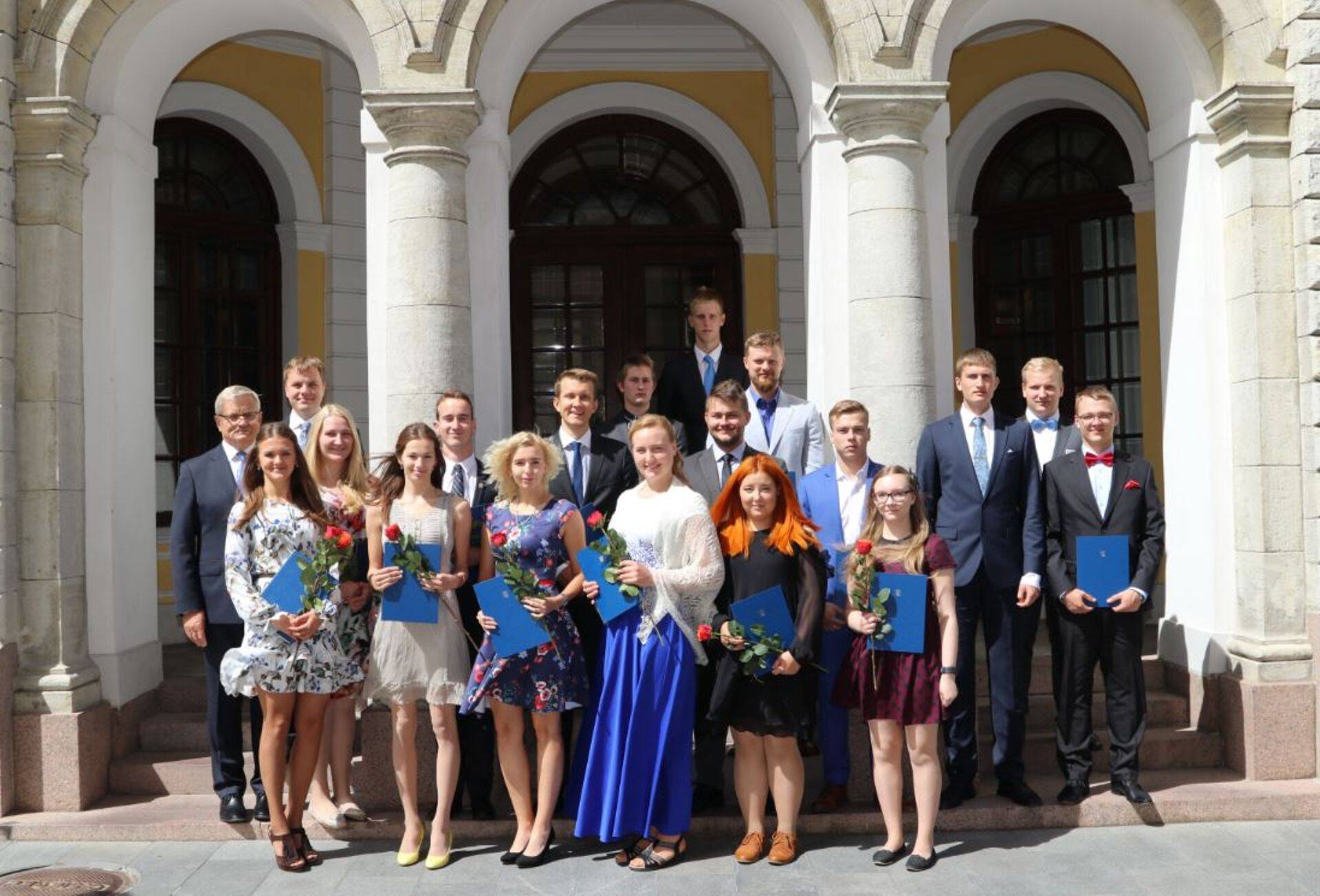 Fotod: Maaeluminister tunnustas parimaid õppureid