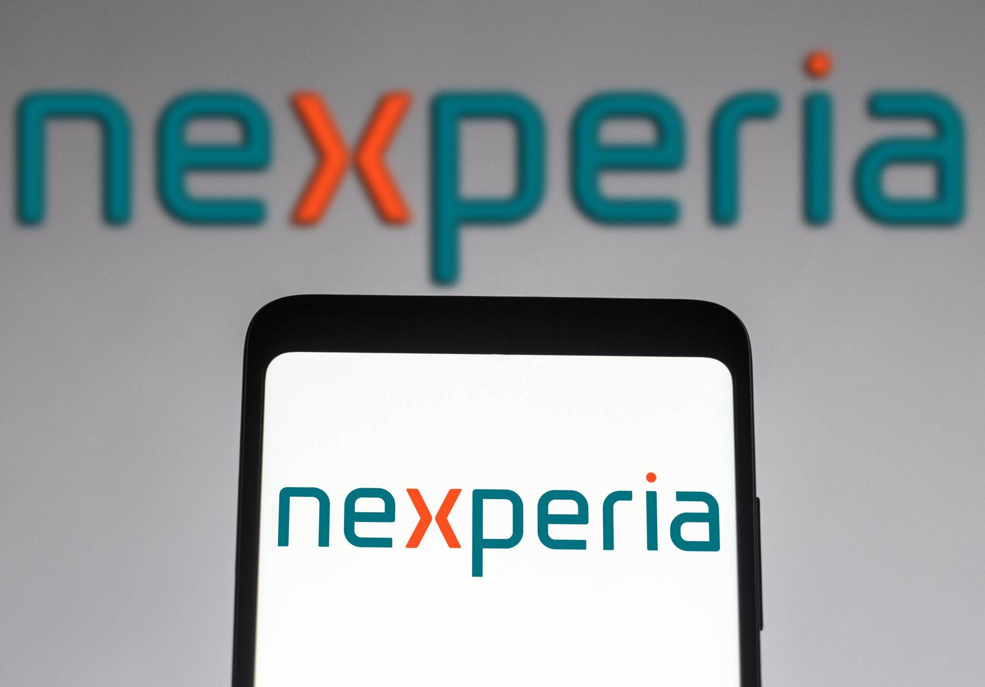 По решению британского кабинета, Nexperia должна сократить долю в предприятии Newport Wafer Fab до 14%, как это было до 2021 года.
