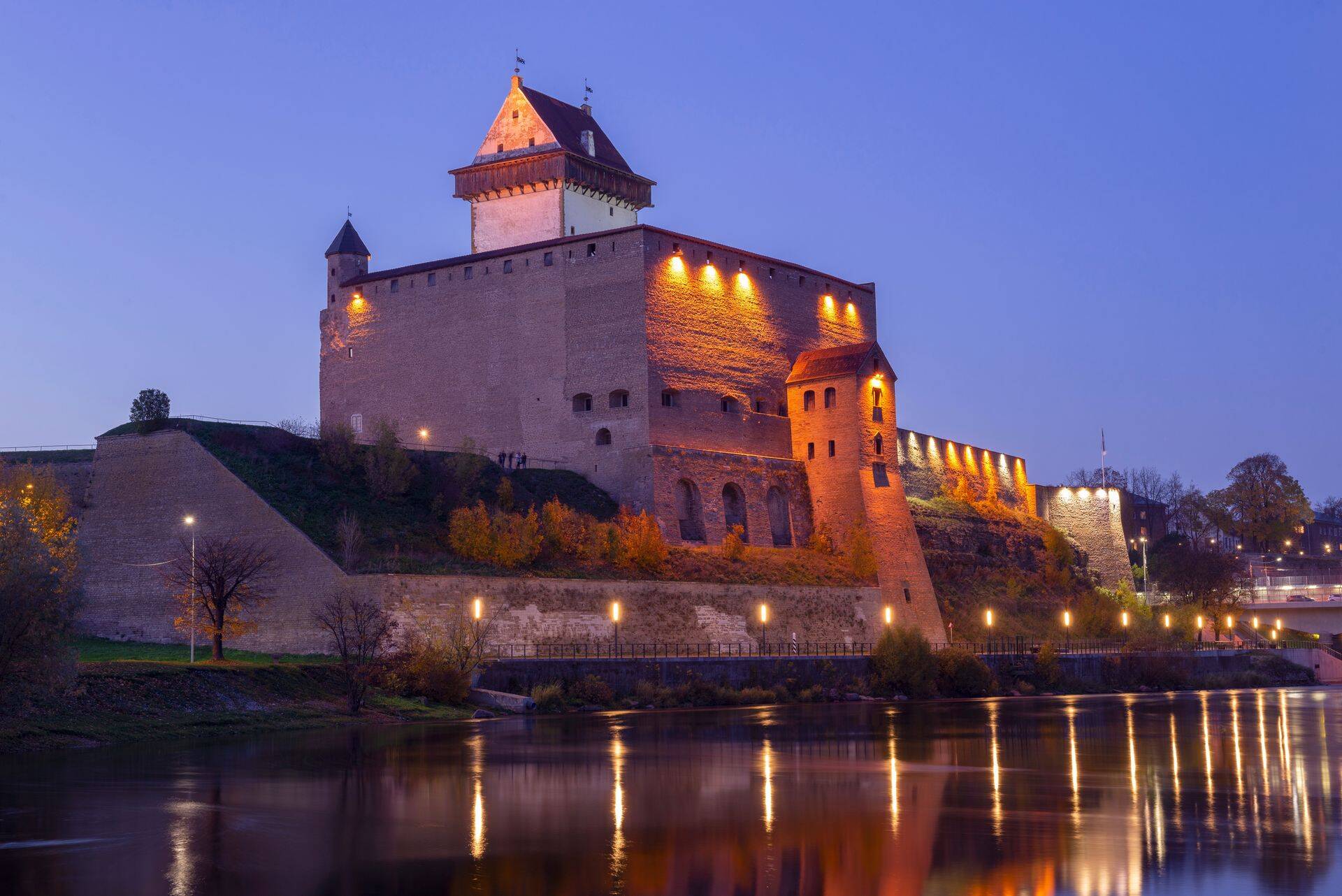 Нарвский замок. Фото иллюстративное.