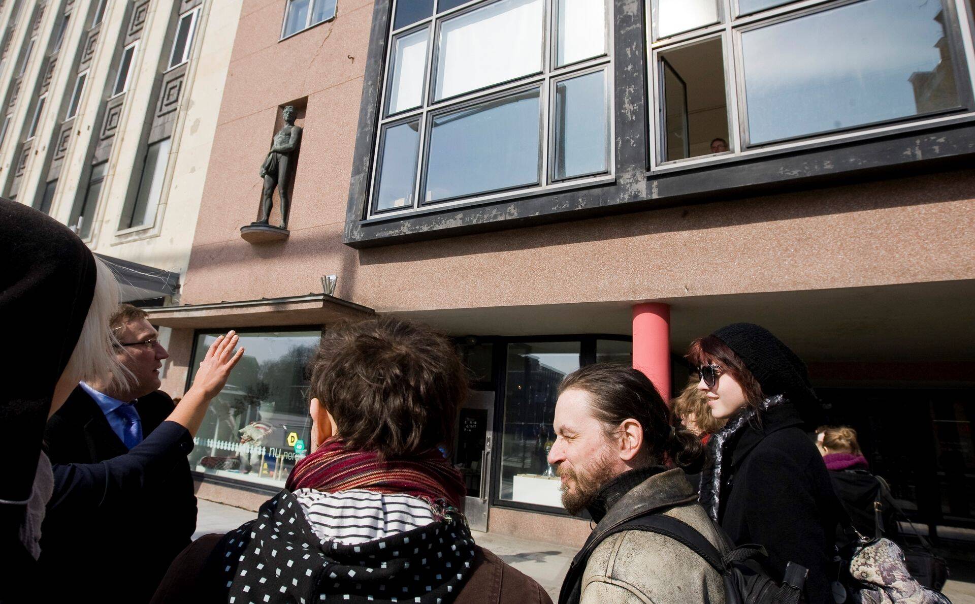 Tallinna Kunstihoone Vabaduse väljakul.