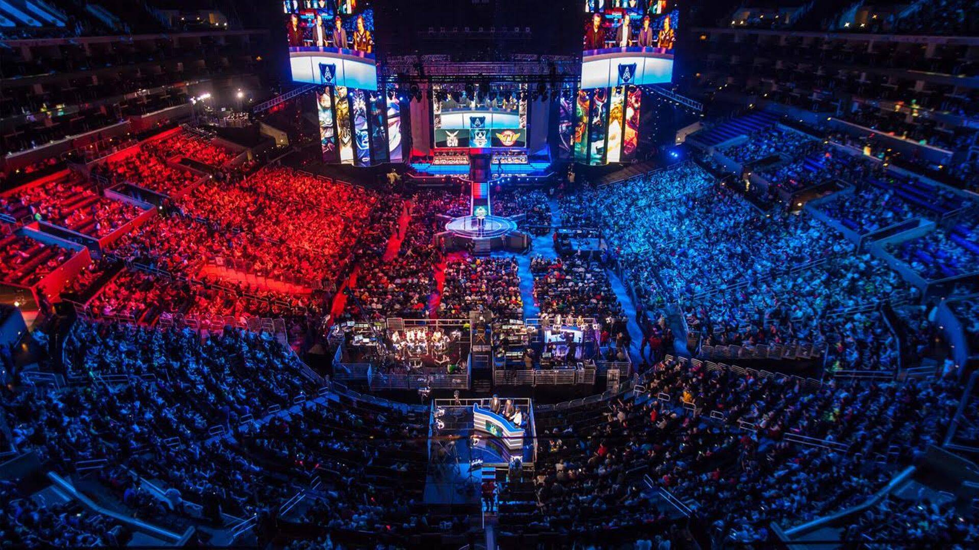 League of Legendsi fännid võistlust jälgimas.