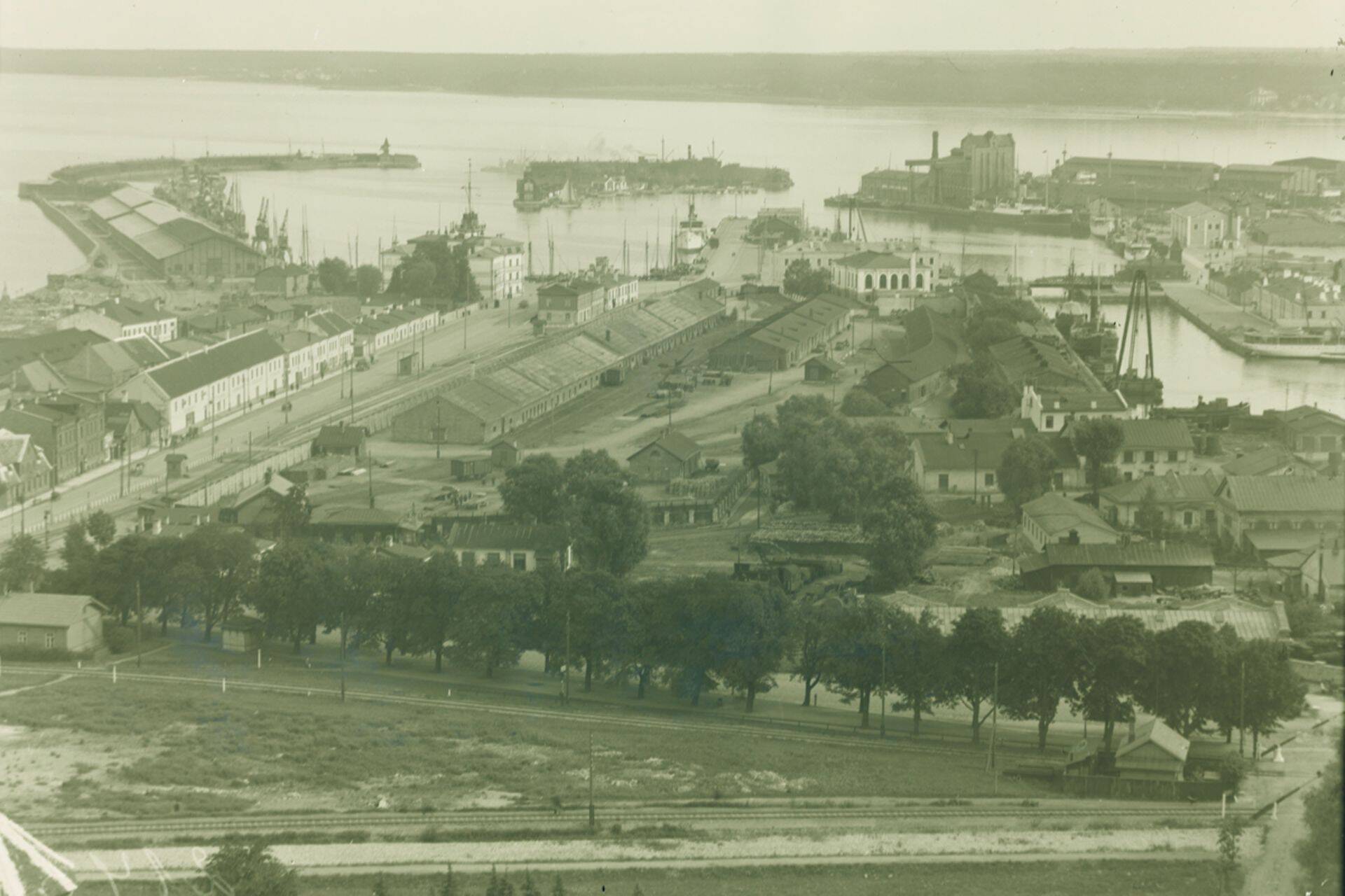 Möödunud sajandi 30ndatel aastatel liikles Tallinna ja Helsingi vahel ühes kuus pisut üle 9000 reisija.