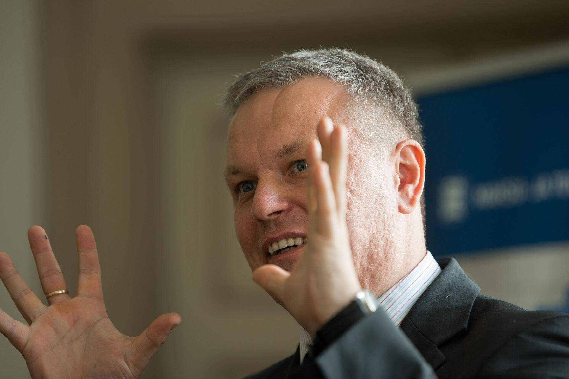 Mööblitööstuse Standard värske juht Marek Helm rääkis Äripäeva raadio saates "Kuum tool", et uuele juhile seatavate ootustega tasub ettevaatlik olla. Omanikel on ootused probleemide lahendamiseks, aga need võivad võtta oodatust kauem aega.