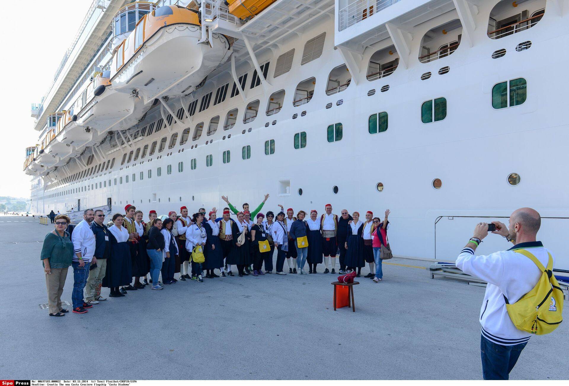 Kruiisilaev Costa Diadema külastab Dubrovnikut. Sellel on ainult 1862 kajutit, laeva ehitamine läks maksma 694 miljonit dollarit.